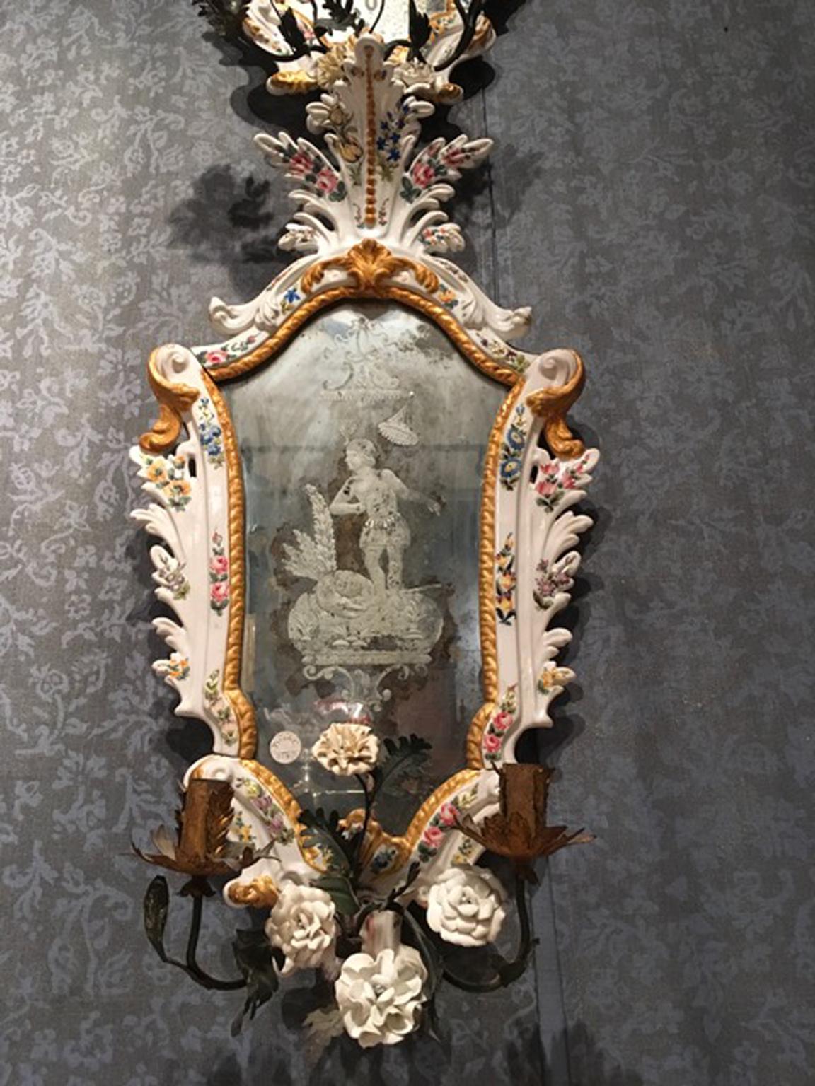 19. Jahrhundert  Paar italienische Barockspiegel aus weißem Porzellan mit Blumen im Angebot 6