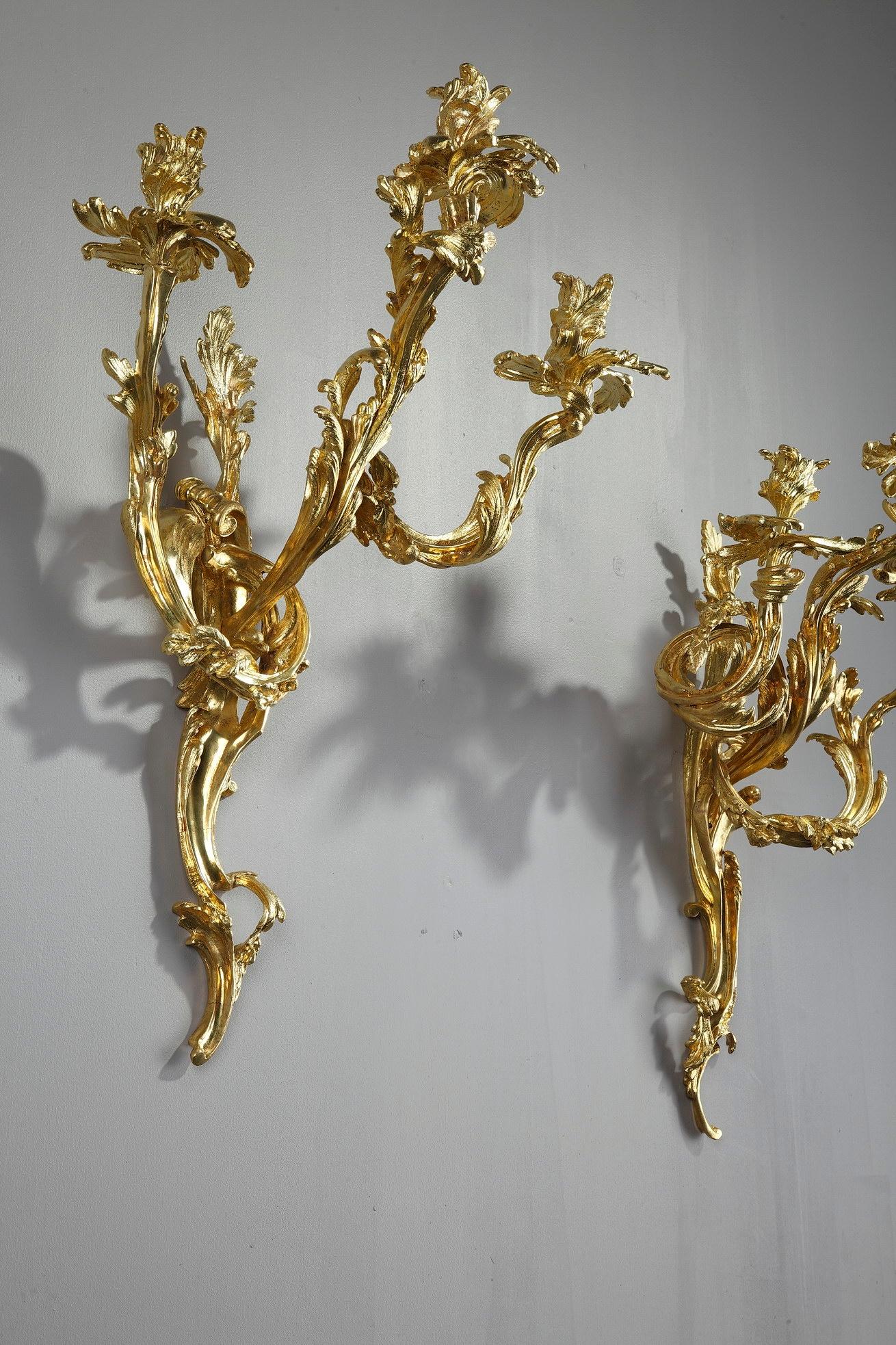 19th Century Pair of 3-Light Candle Wall Sconces in Rocaille Style 3