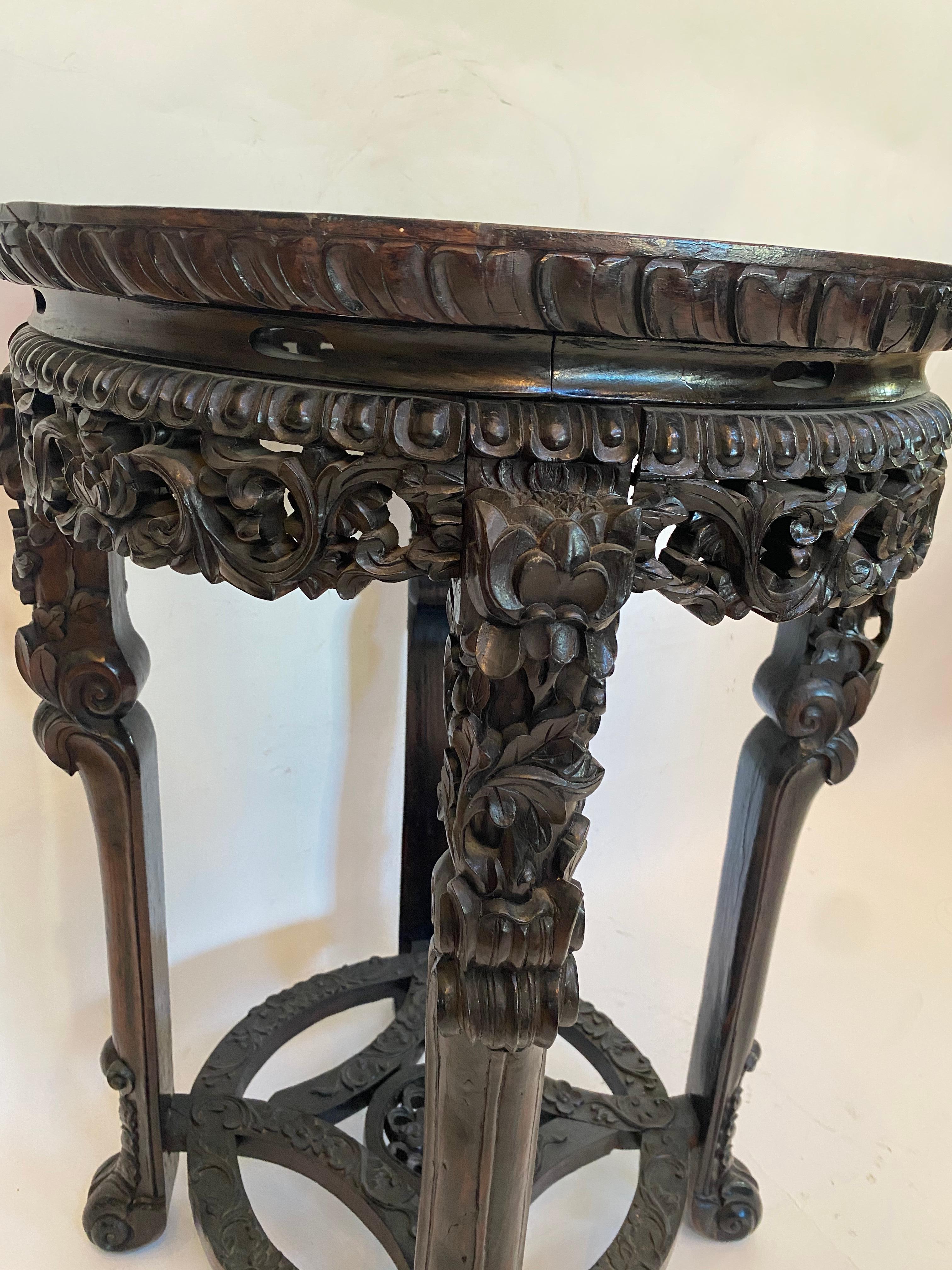 19th Century Pair of Chinese Carved Rosewood Flower Stands Marble-Top For Sale 5