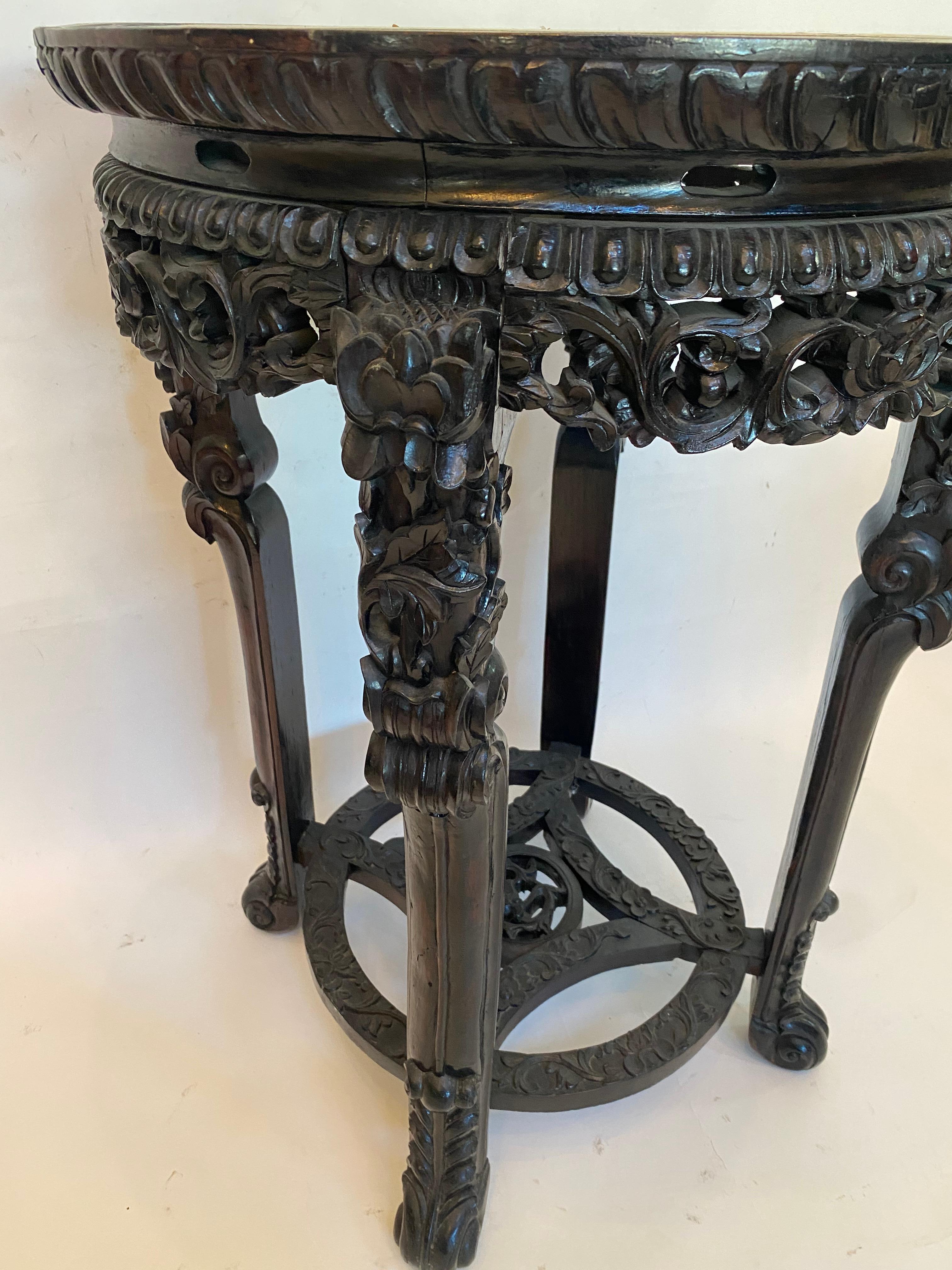 19th Century Pair of Chinese Carved Rosewood Flower Stands Marble-Top For Sale 7