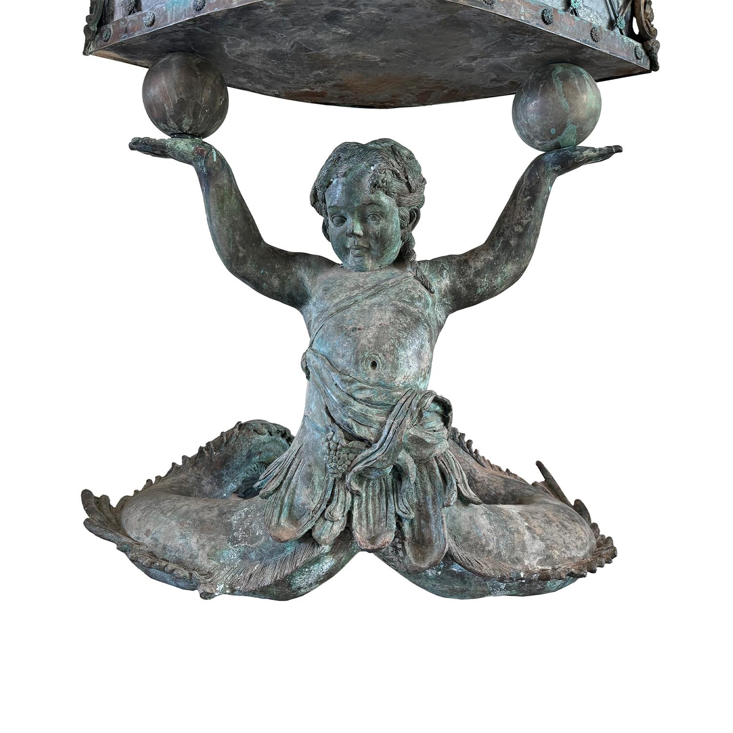 Metallo Coppia di Jardinières in bronzo francese del XIX secolo con basi di putti e conchiglie in vendita