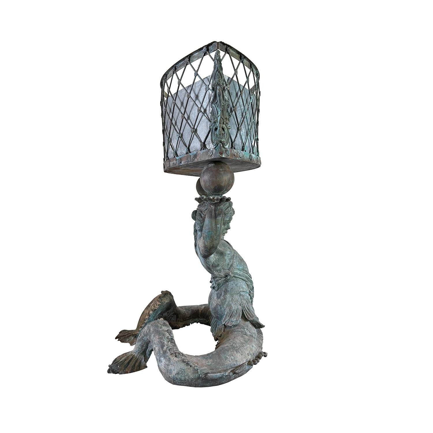 Coppia di Jardinières in bronzo francese del XIX secolo con basi di putti e conchiglie in vendita 2