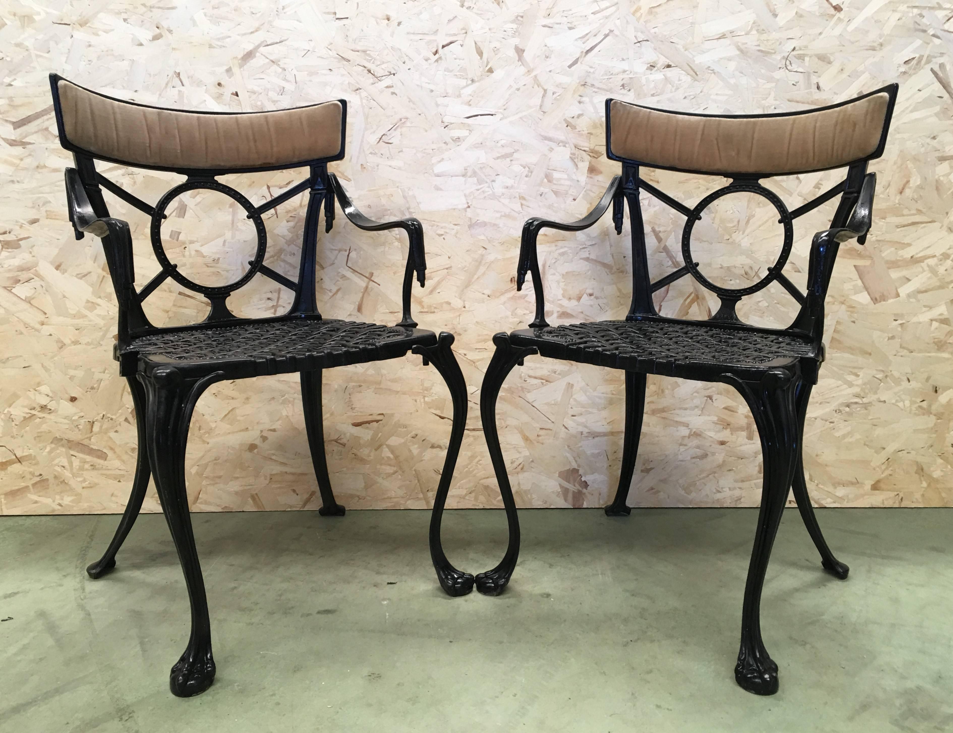 19th pair of black antique cast iron garden chairs
Black cast iron garden chairs with decorative backs.
These are very heavy, both chairs are solid and sturdy, ready for your garden.

Indoor & Outdoor
