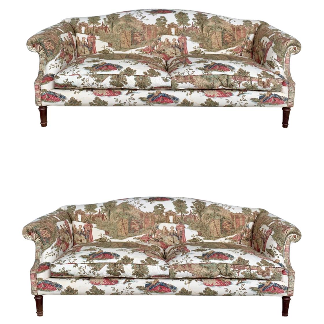 Paar antike Sofas aus dem 19. Jahrhundert in der Art von Howard and Sons