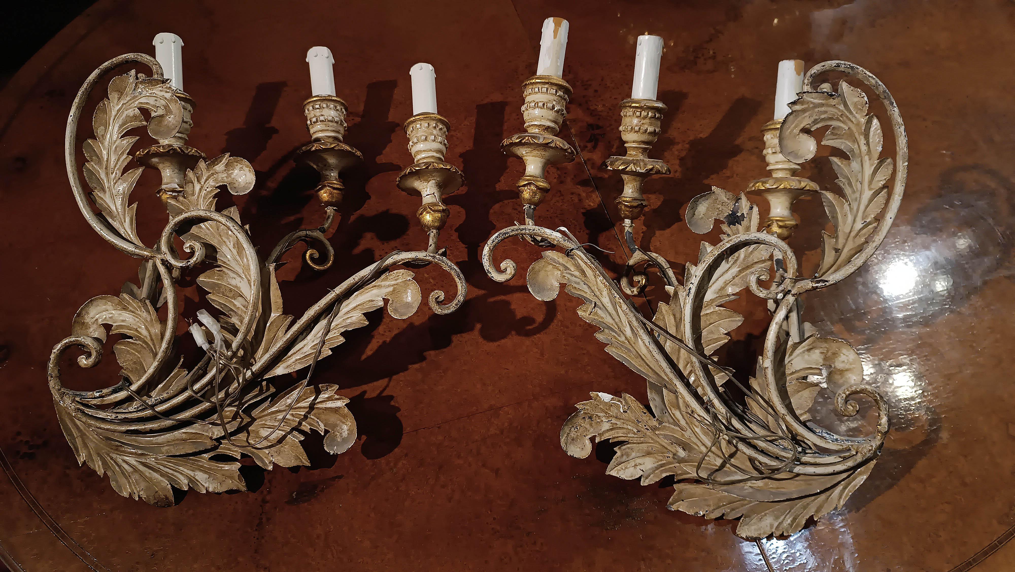 19th CENTURY PAIR OF APPLIQUES IN LACQUERED AND GOLDEN IRON AND WOOD  3