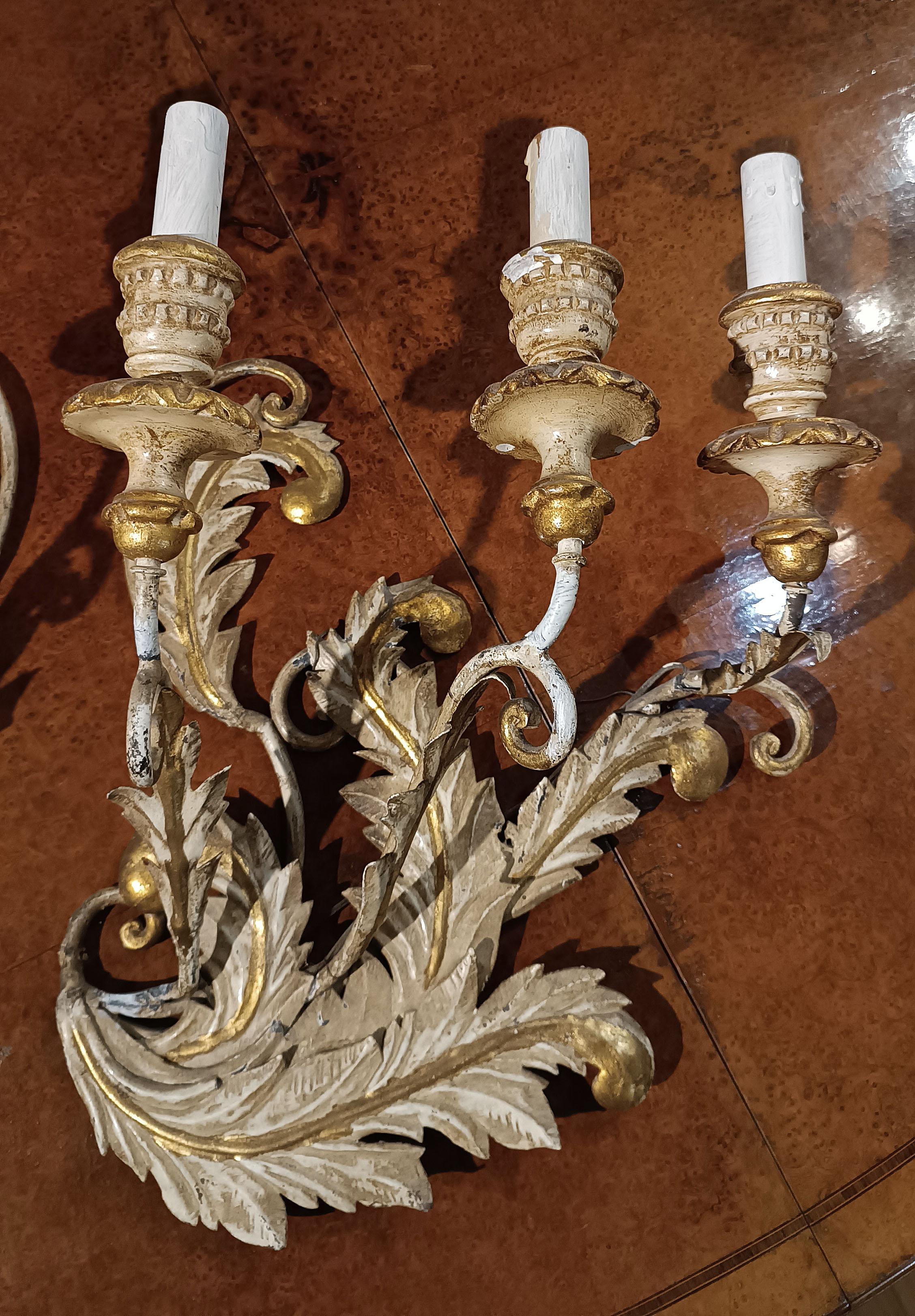 Gilt 19th CENTURY PAIR OF APPLIQUES IN LACQUERED AND GOLDEN IRON AND WOOD 