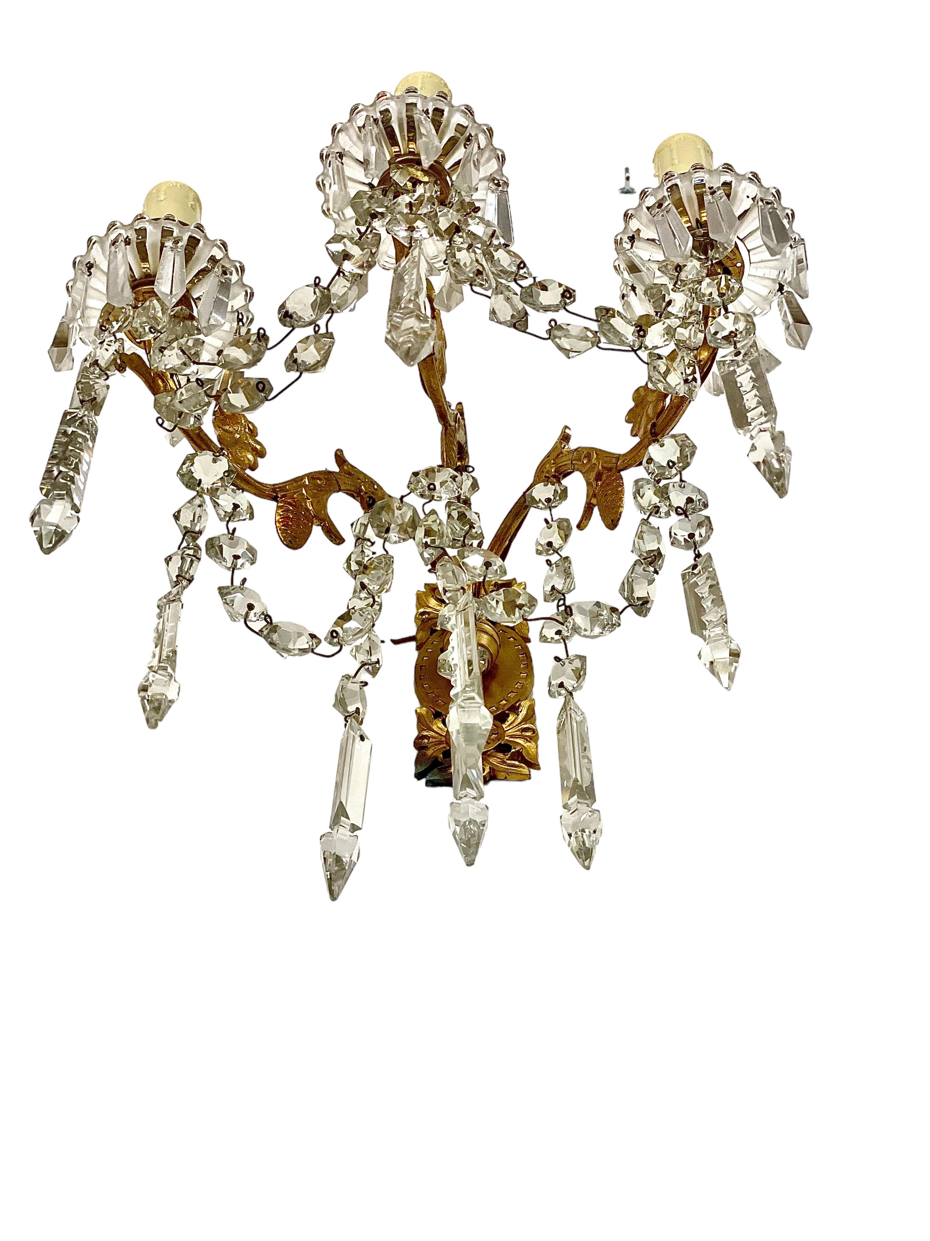 19th Century Pair of Baccarat Wall Sconces in Gilt Bronze and Crystal For Sale 1