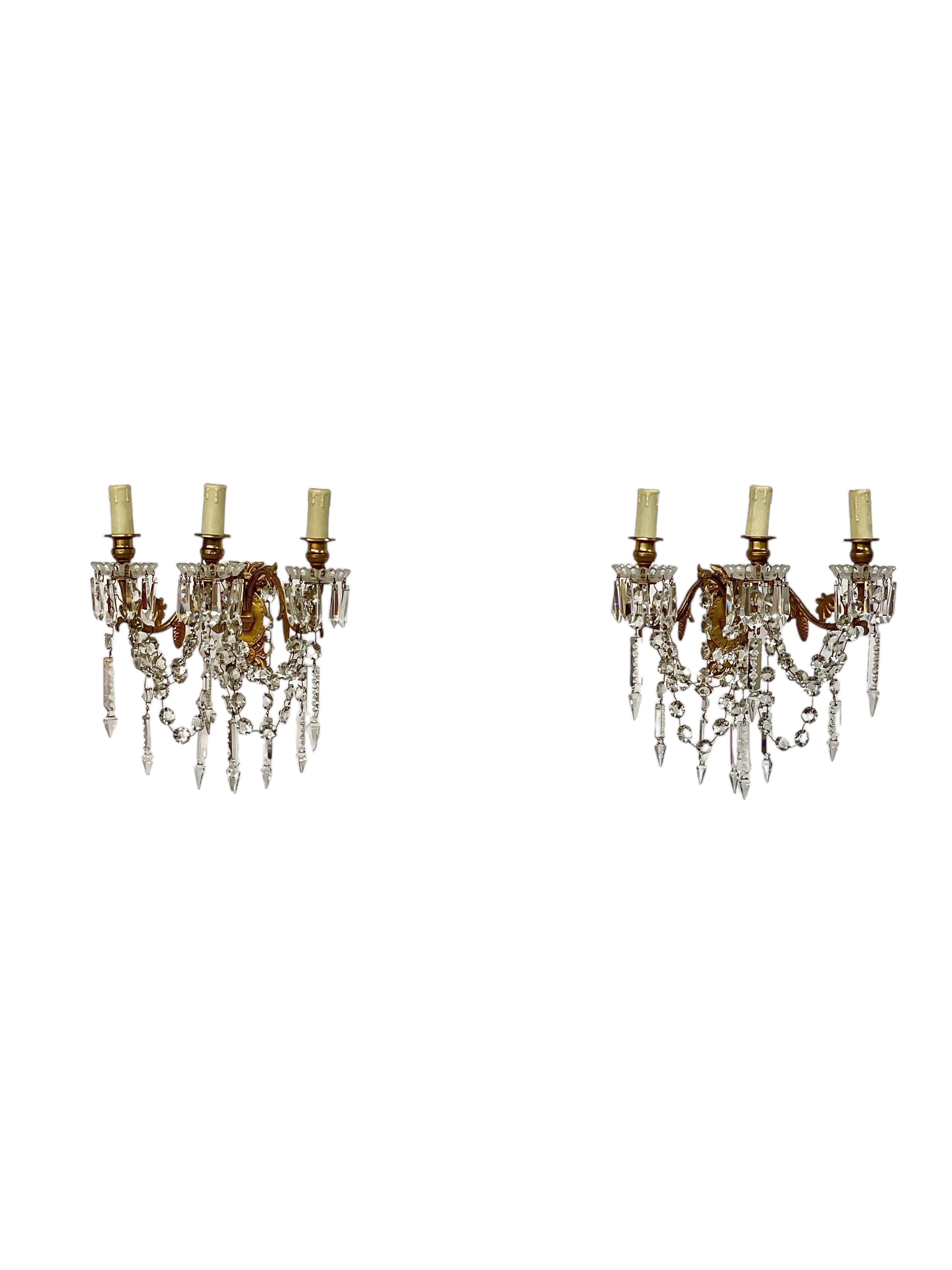 19th Century Pair of Baccarat Wall Sconces in Gilt Bronze and Crystal For Sale 3