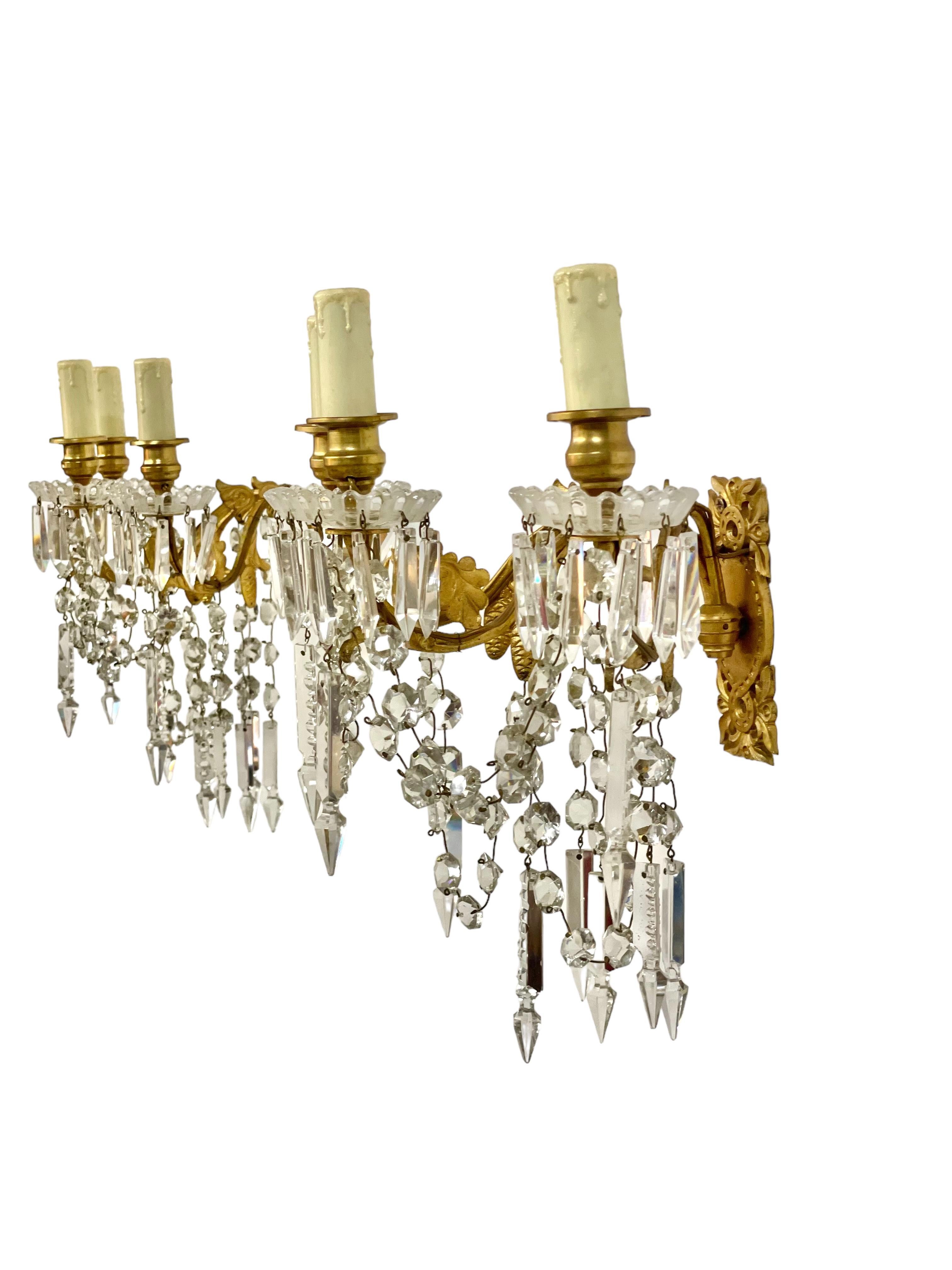 19th Century Pair of Baccarat Wall Sconces in Gilt Bronze and Crystal For Sale 4