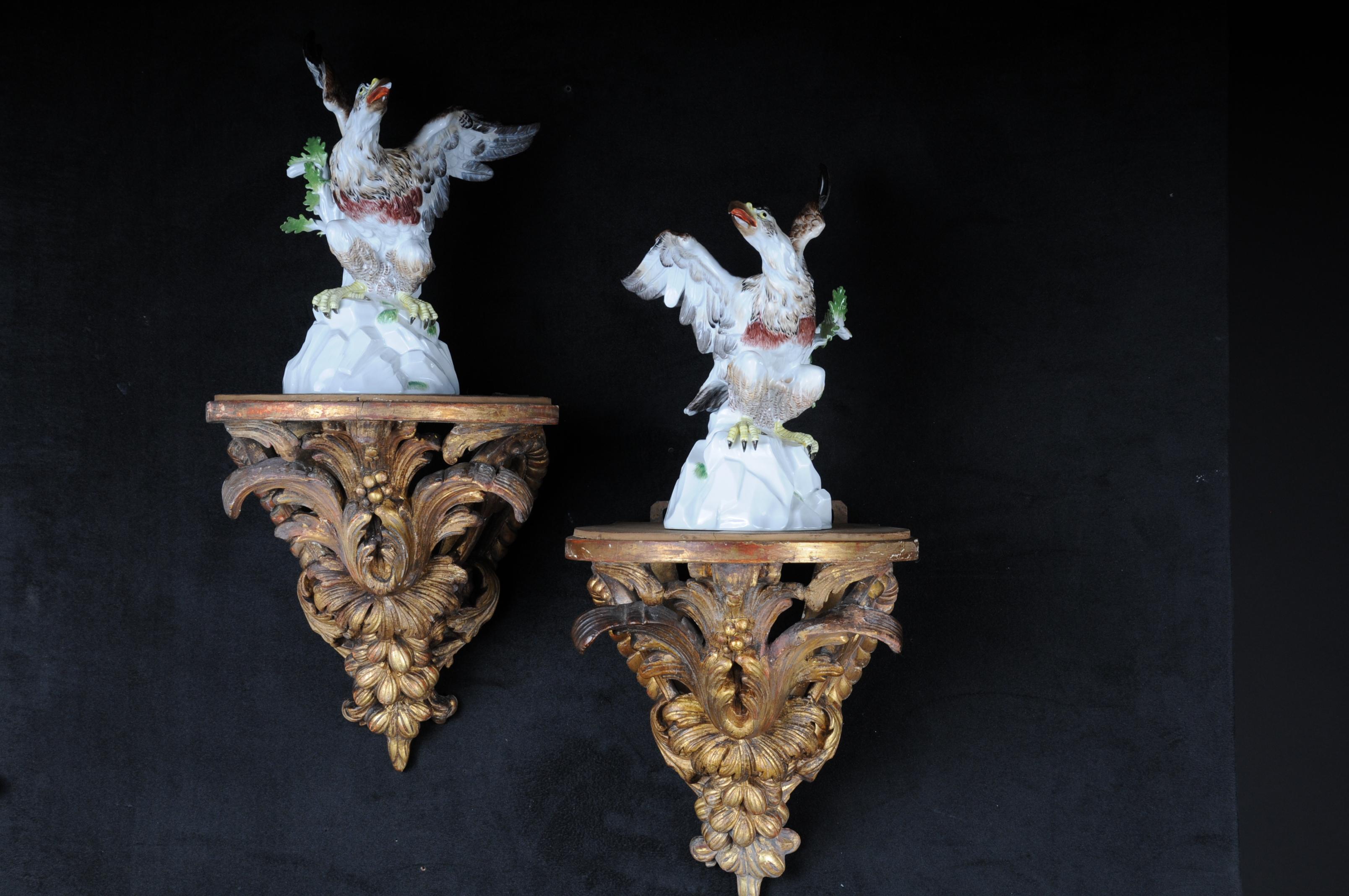 19th century pair of Baroque wall brackets, circa 1870
Massive wooden carcass with gilded stucco elements circa 1870.
Richly carved wall brackets. This historic wall console set in floral blooms offer 2 shelves in a stylish character.
The shapely