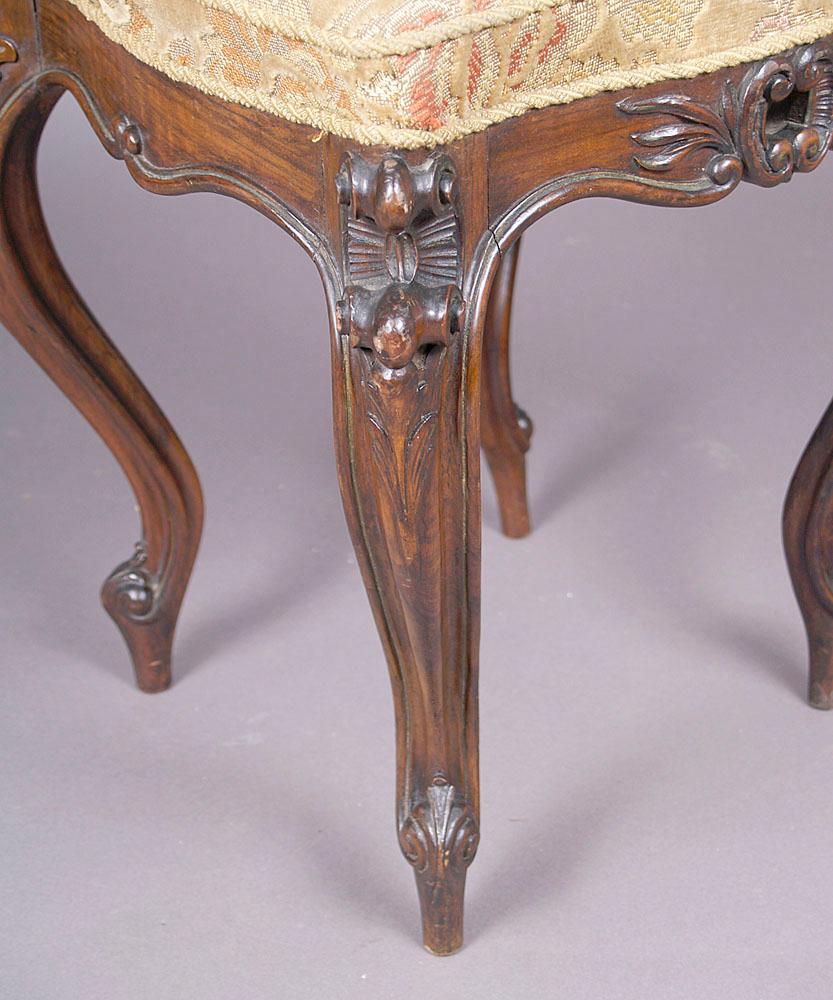 19th Century Pair of Baroque Walnut Chairs For Sale 5