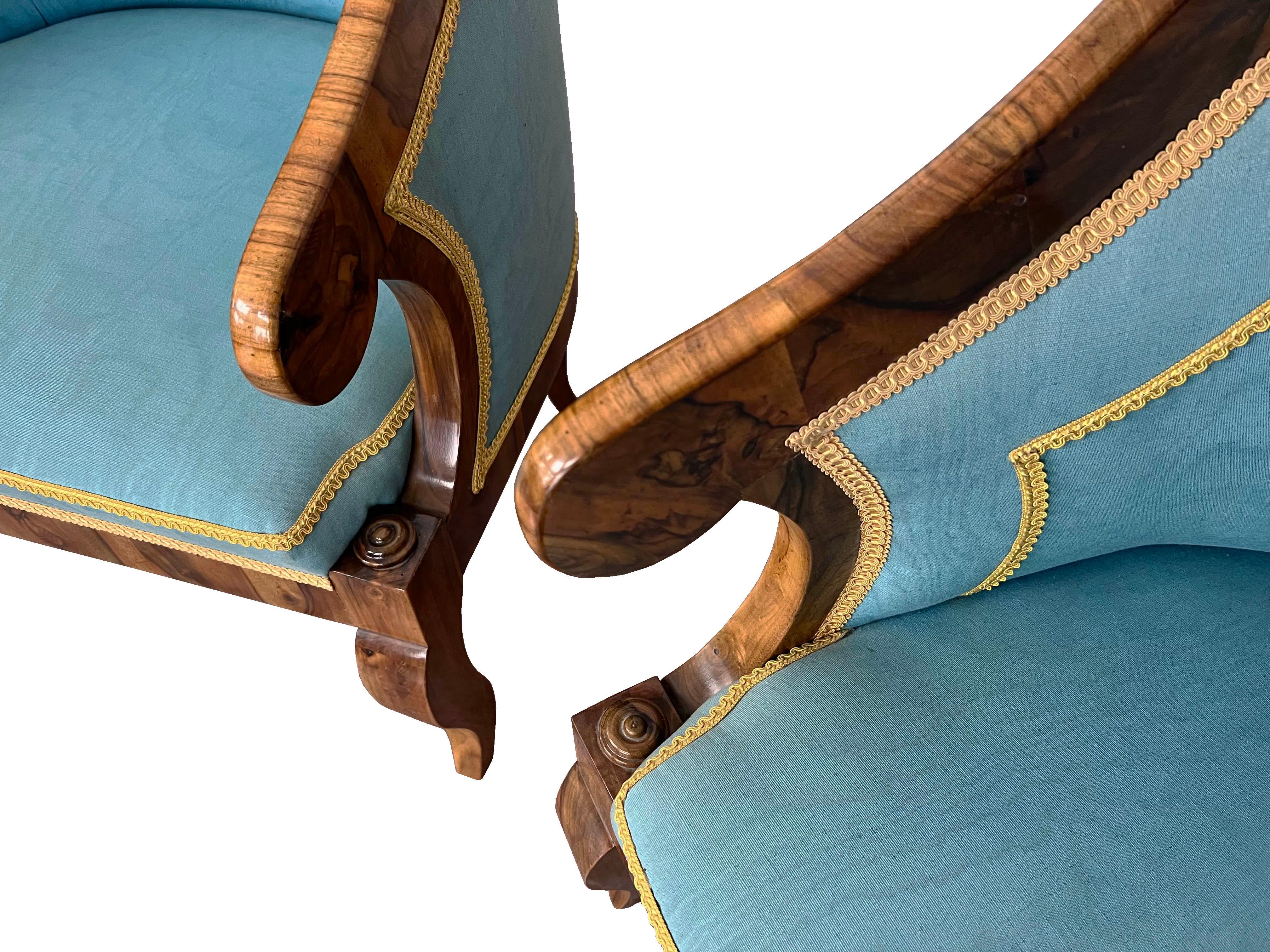 Paire de fauteuils Biedermeier en noyer du XIXe siècle. Vienne, vers 1825. en vente 3