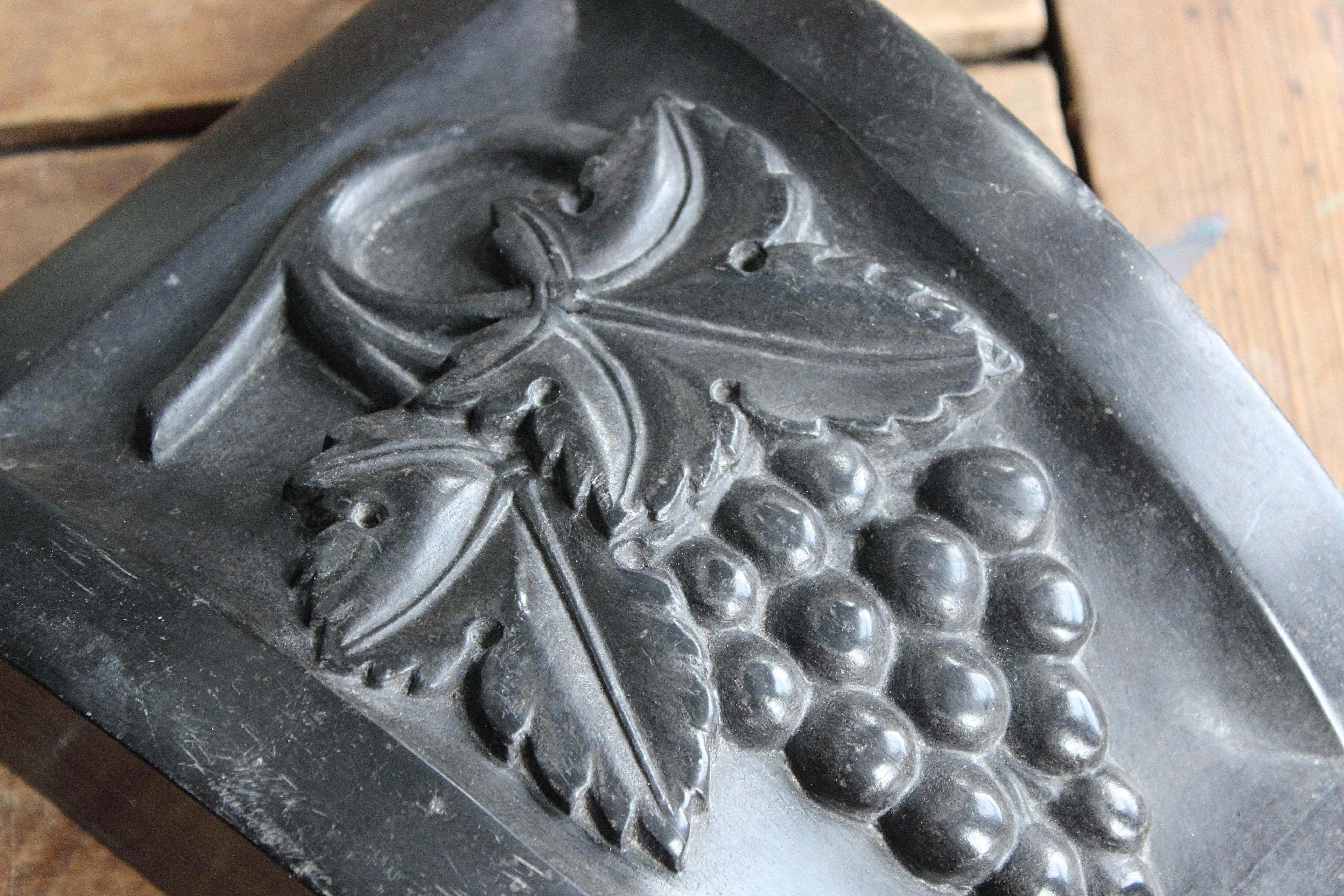 19th Century Pair of Black Carved Marble Architectural Elements Corbels  For Sale 4