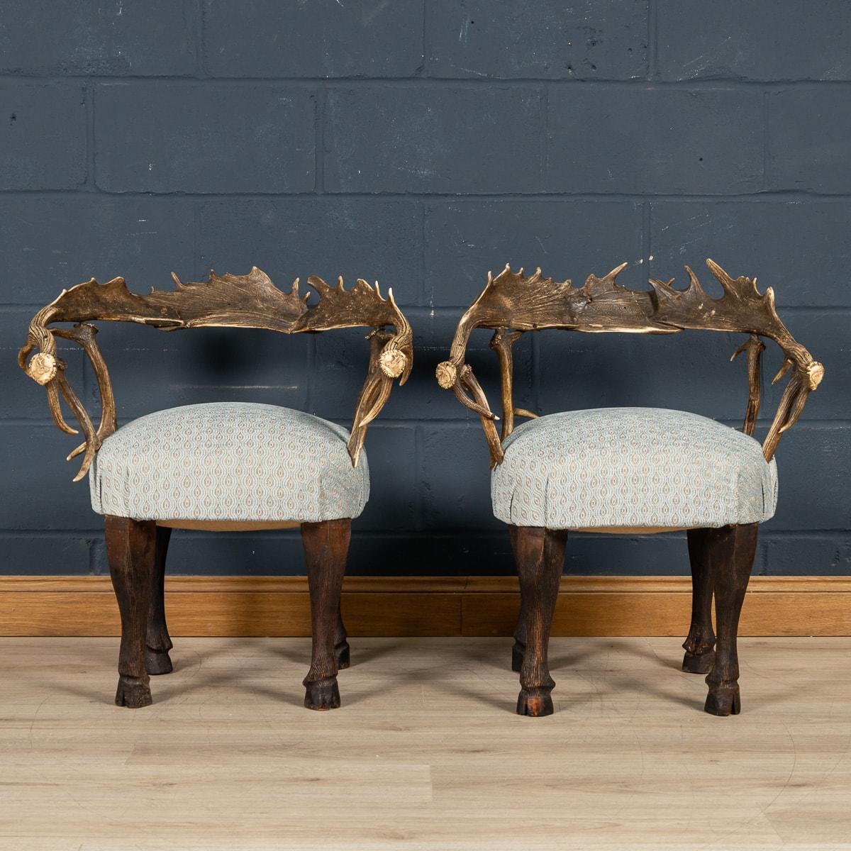 19th Century Pair Of Black Forest Antler Horn Hall Chairs, Swiss/German, c.1890 In Good Condition In Royal Tunbridge Wells, Kent