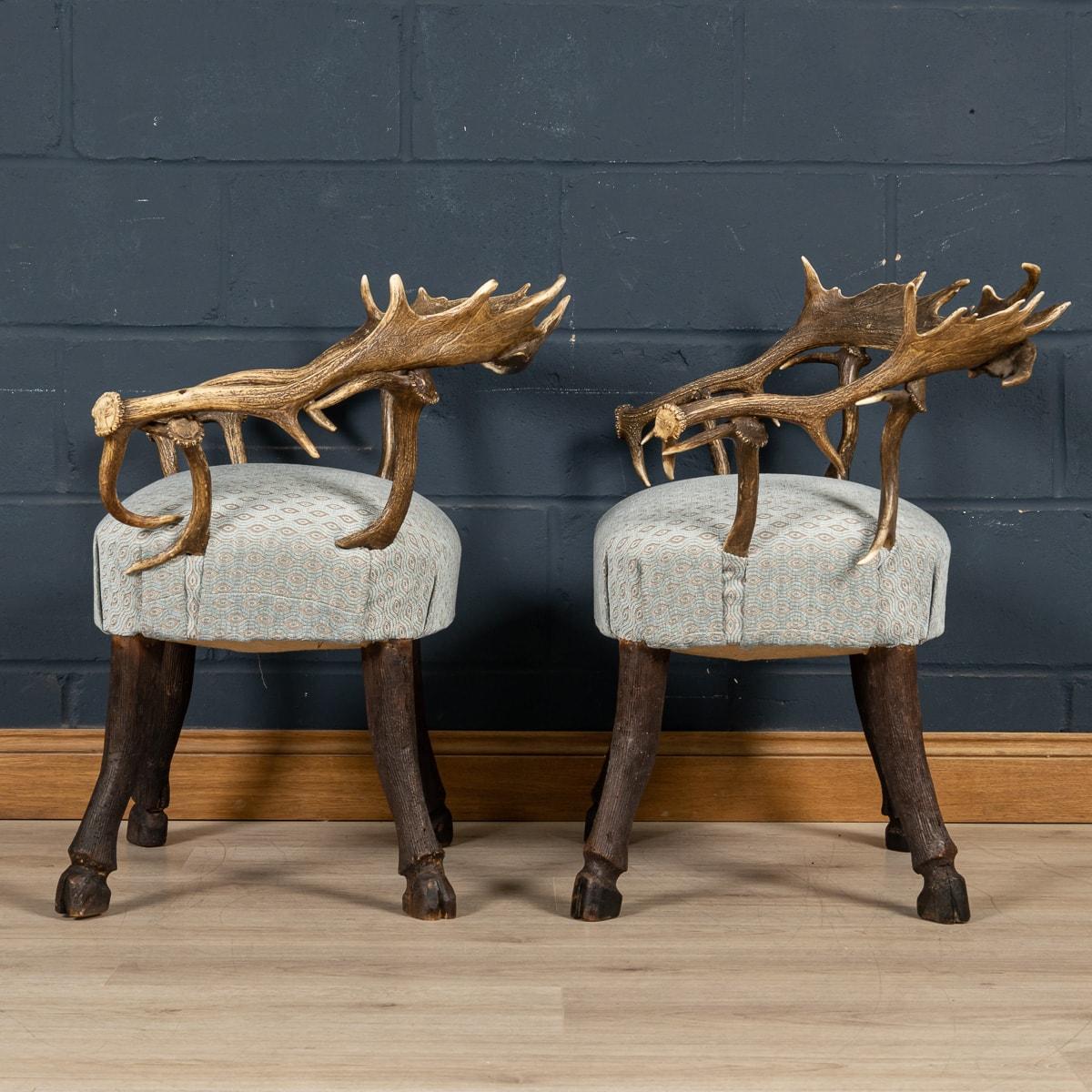 19th Century Pair Of Black Forest Antler Horn Hall Chairs, Swiss/German, c.1890 In Good Condition In Royal Tunbridge Wells, Kent