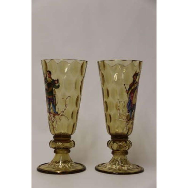 Verre Paire de gobelets de Bohème en verre émaillé figuratif du 19ème siècle, datant d'environ 1860 en vente