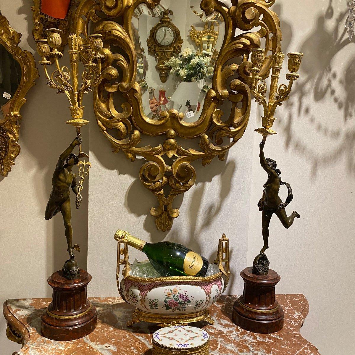 Paar Bronze-Kerzenständer „Hermes und Diana“ aus dem 19. Jahrhundert auf einem Marmorsockel  (Französisch) im Angebot