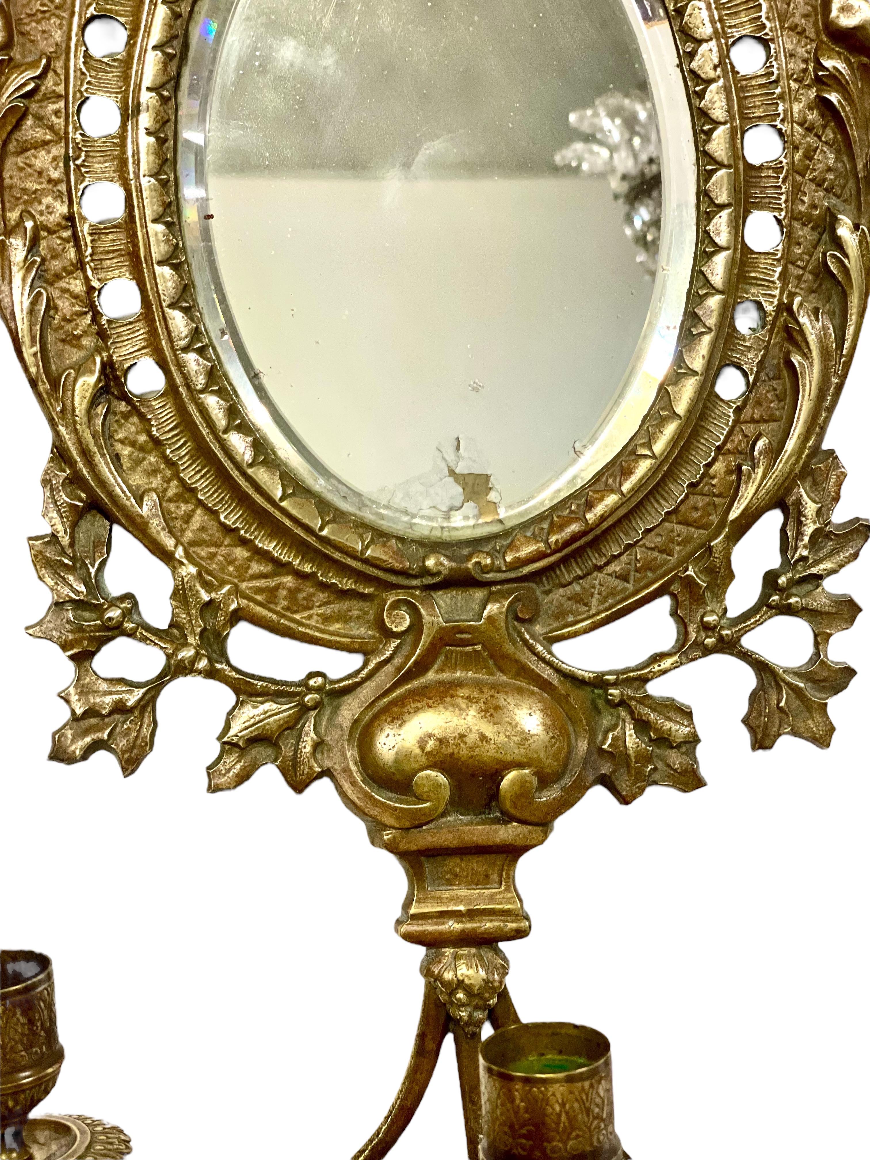Paar Bronze-Wandleuchter mit Girandole-Spiegeln aus dem 19. Jahrhundert (Régence) im Angebot