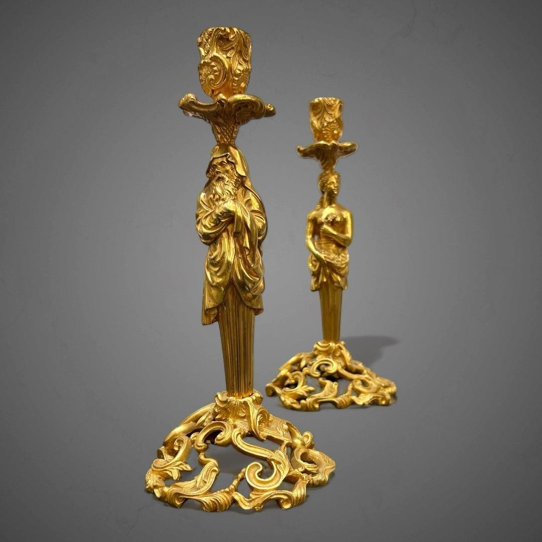 19th Century Pair of Candlesticks in Gilt Bronze For Sale 2