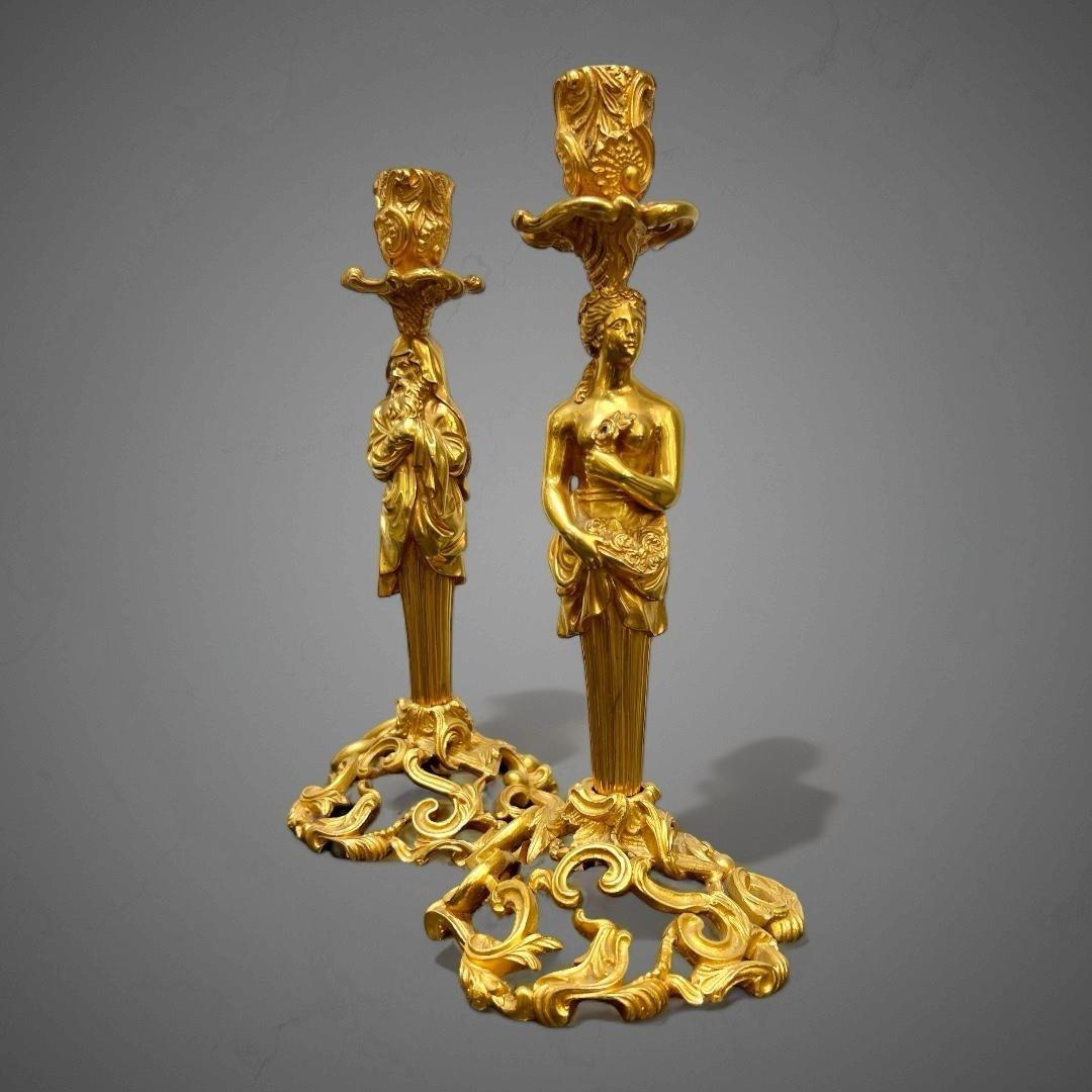 19th Century Pair of Candlesticks in Gilt Bronze For Sale 3