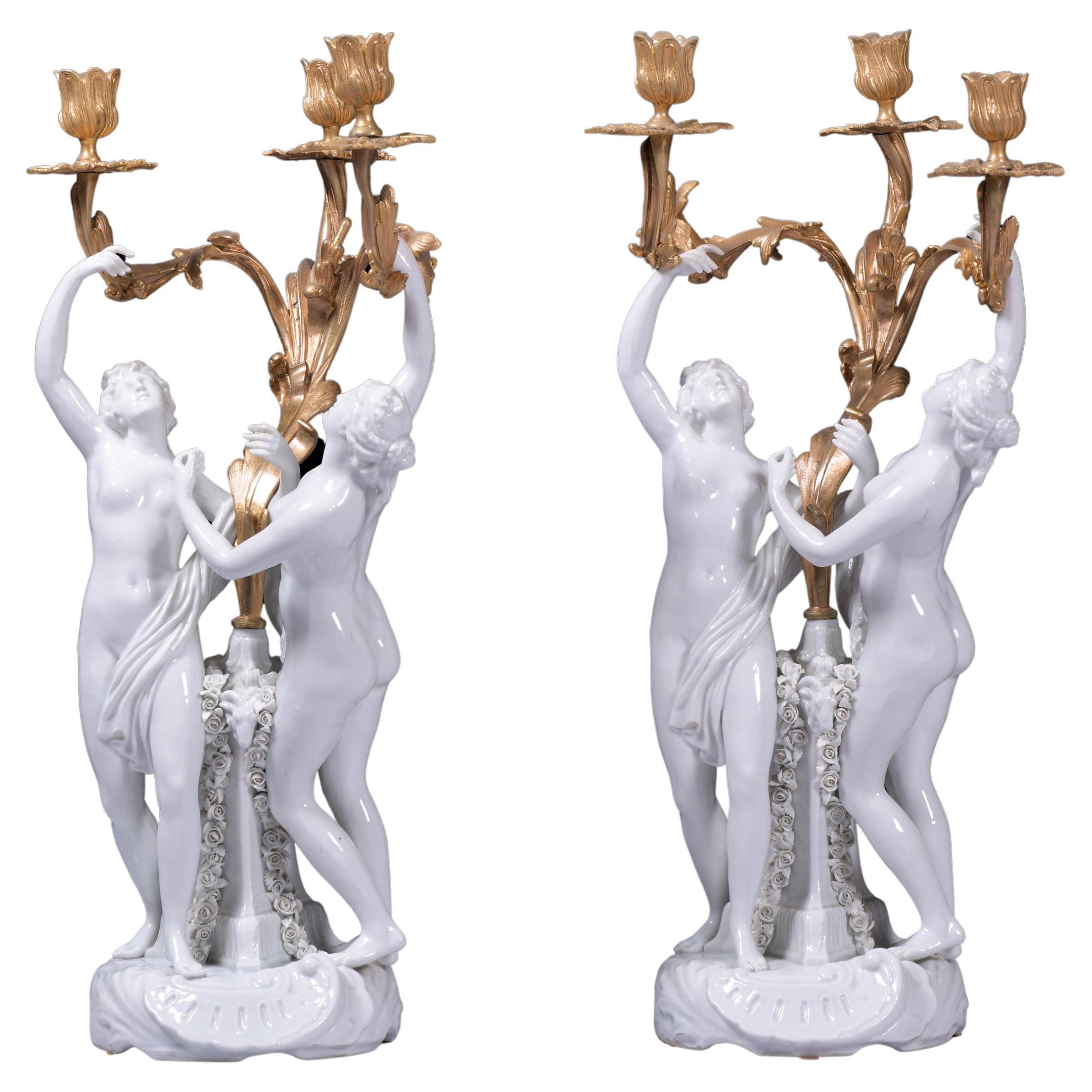 Paire de candélabres en porcelaine et bronze doré du 19e siècle de Capodimonte en vente