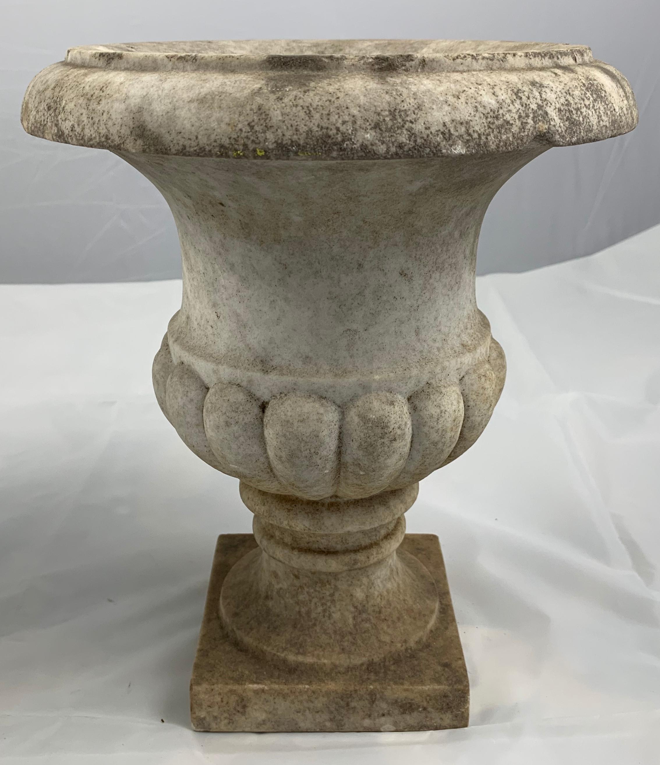 19th Century Pair of Carrara Marble Campana Shaped Garden Urns For Sale 4