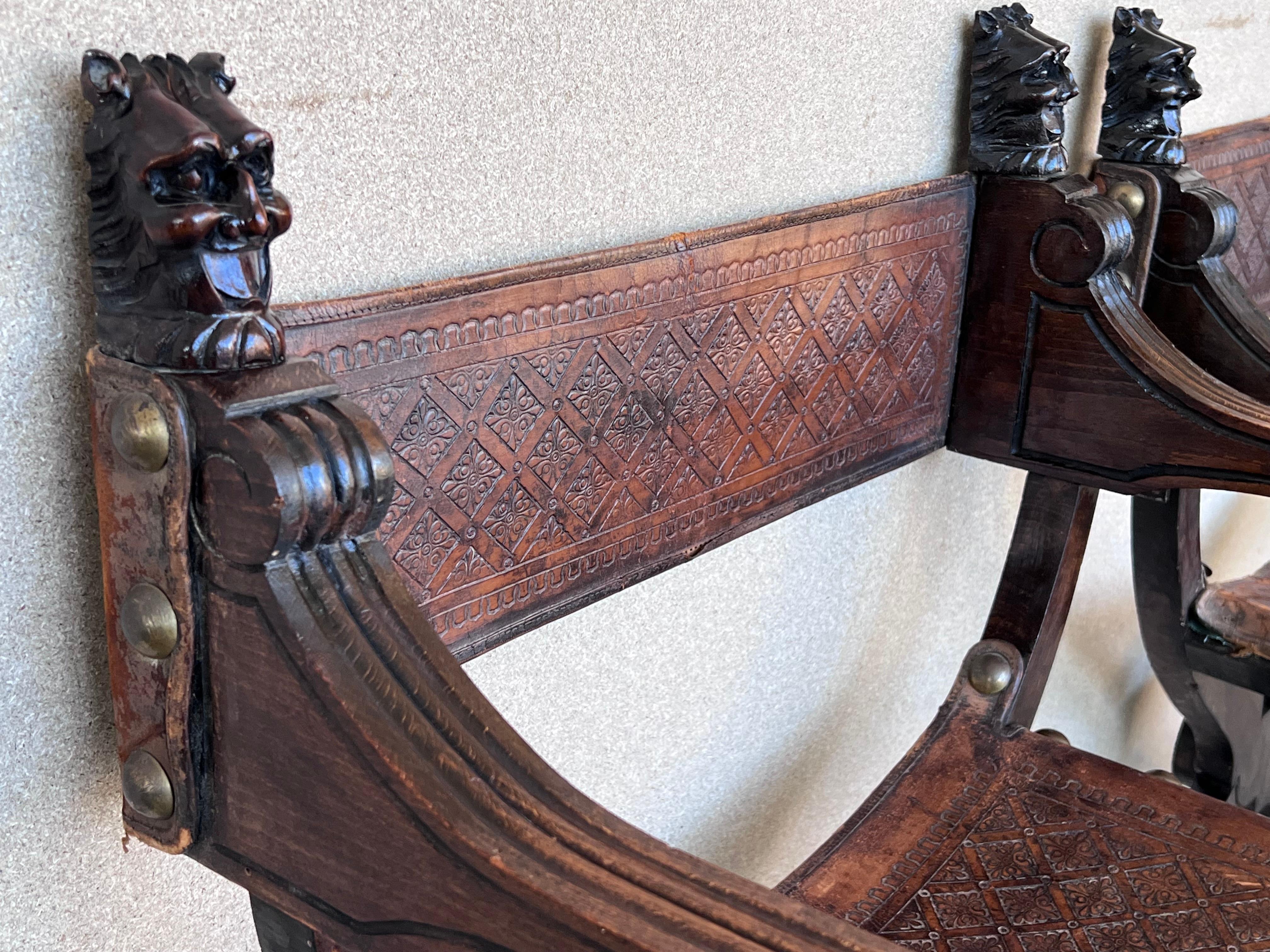 19th Century Pair of Carved Walnut Folding Scissors Savonarola Bench or Settle For Sale 1