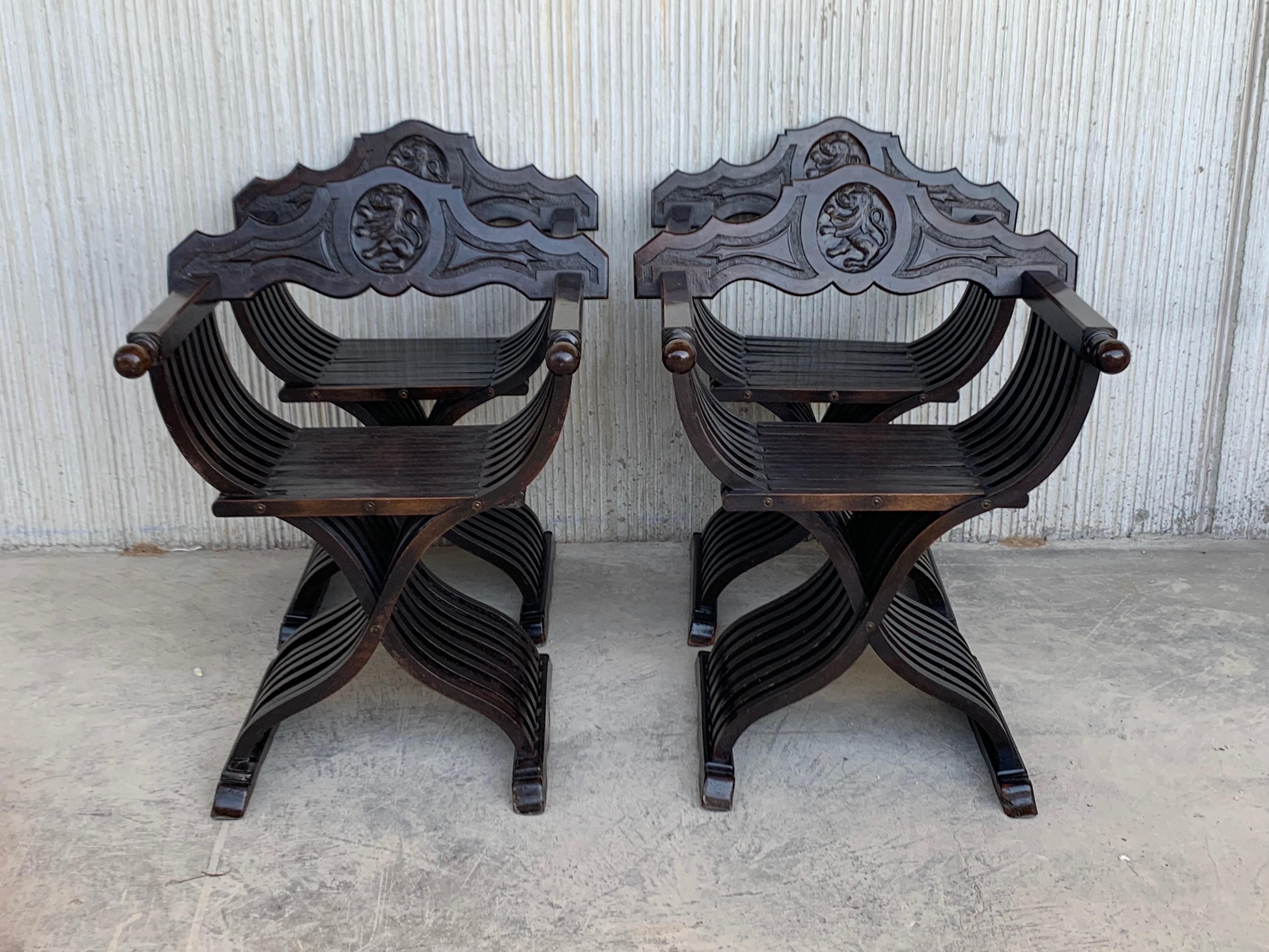 19th Century Pair of Carved Walnut Folding Scissors Savonarola Bench or Settle For Sale 7