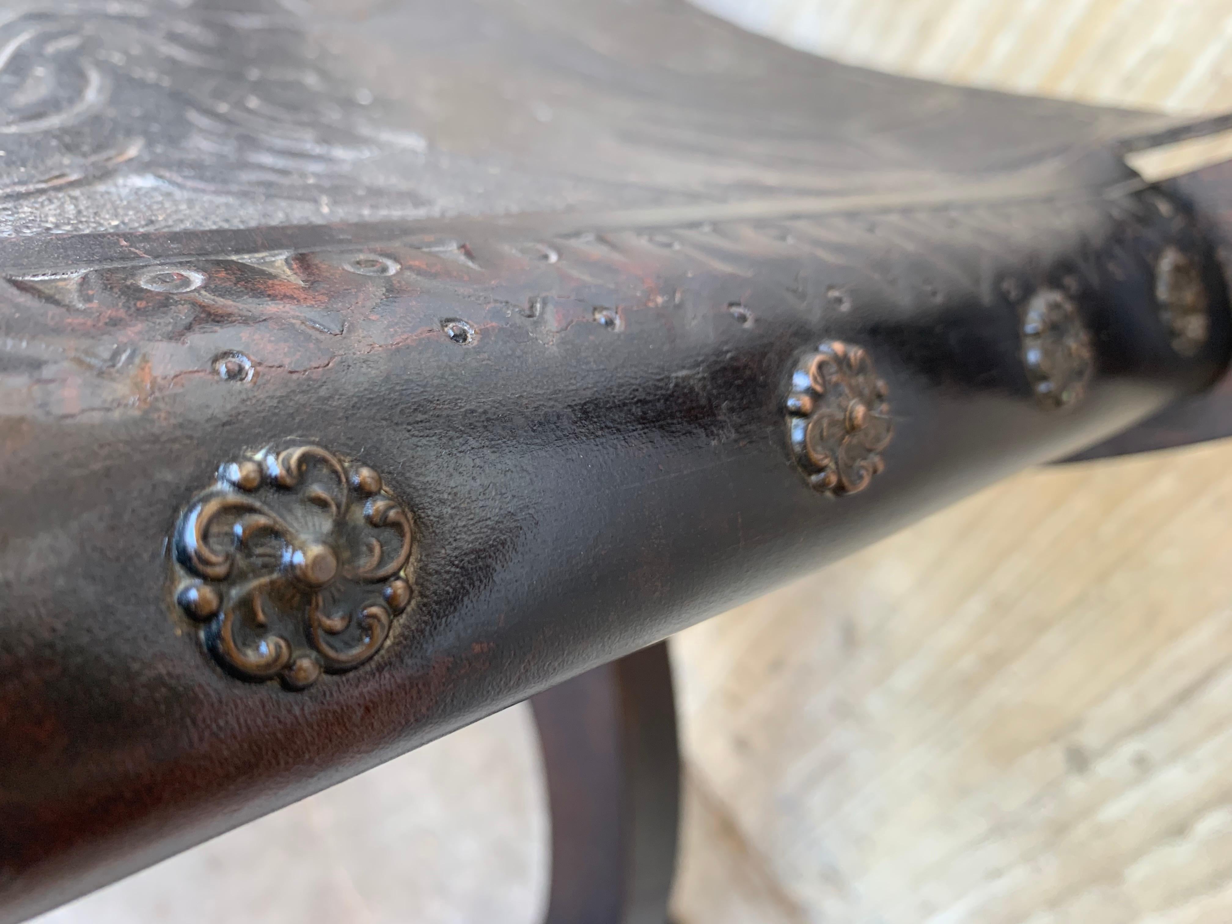 19th Century Pair of Carved Walnut Tooled Leather Savonarola Bench or Settee For Sale 4