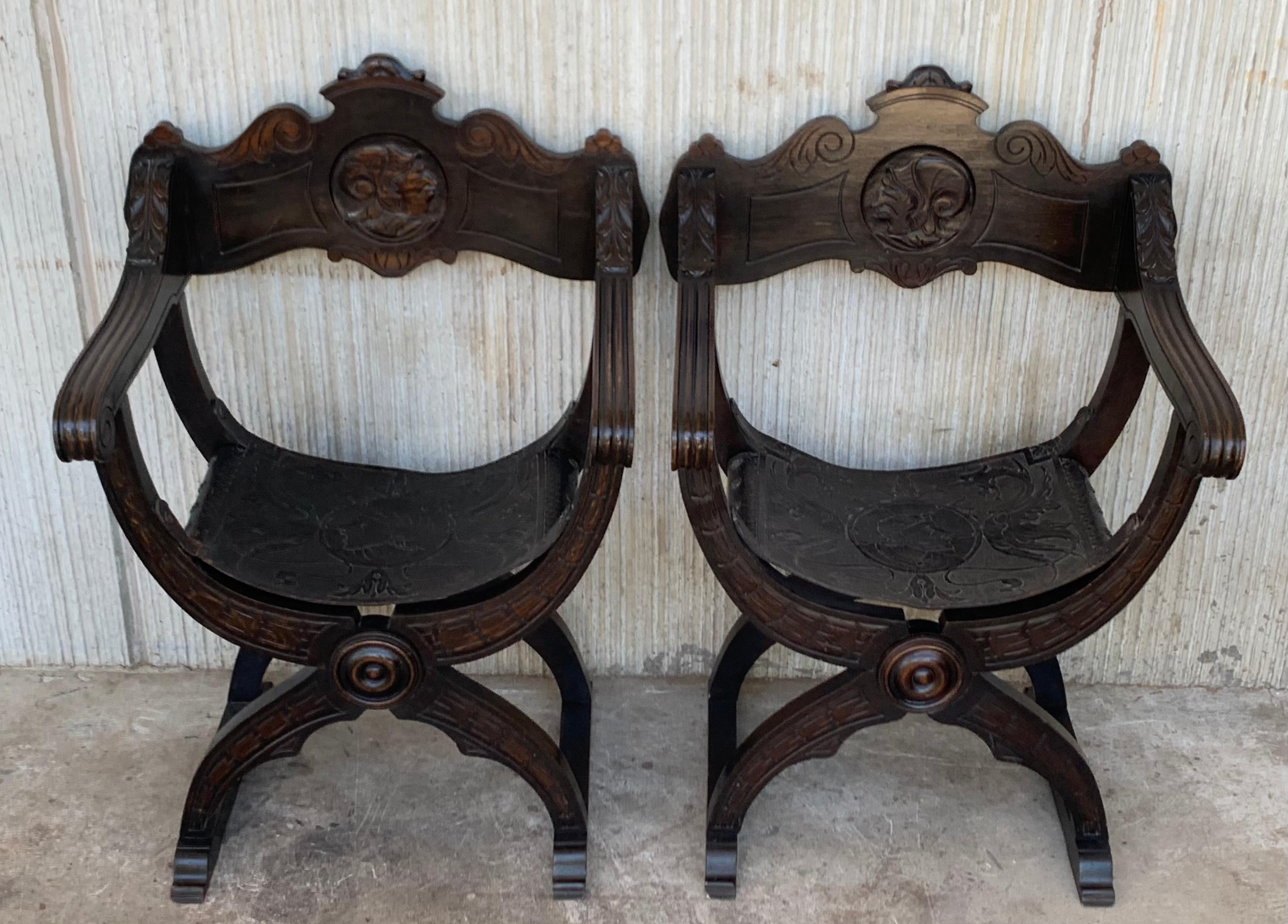 Baroque 19th Century Pair of Carved Walnut Tooled Leather Savonarola Bench or Settee For Sale