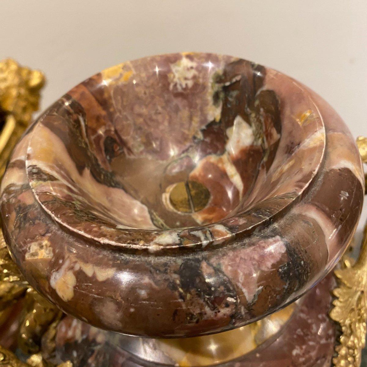 Paar Cassolettes aus Marmor und vergoldeter Bronze aus dem 19. Jahrhundert  im Angebot 2