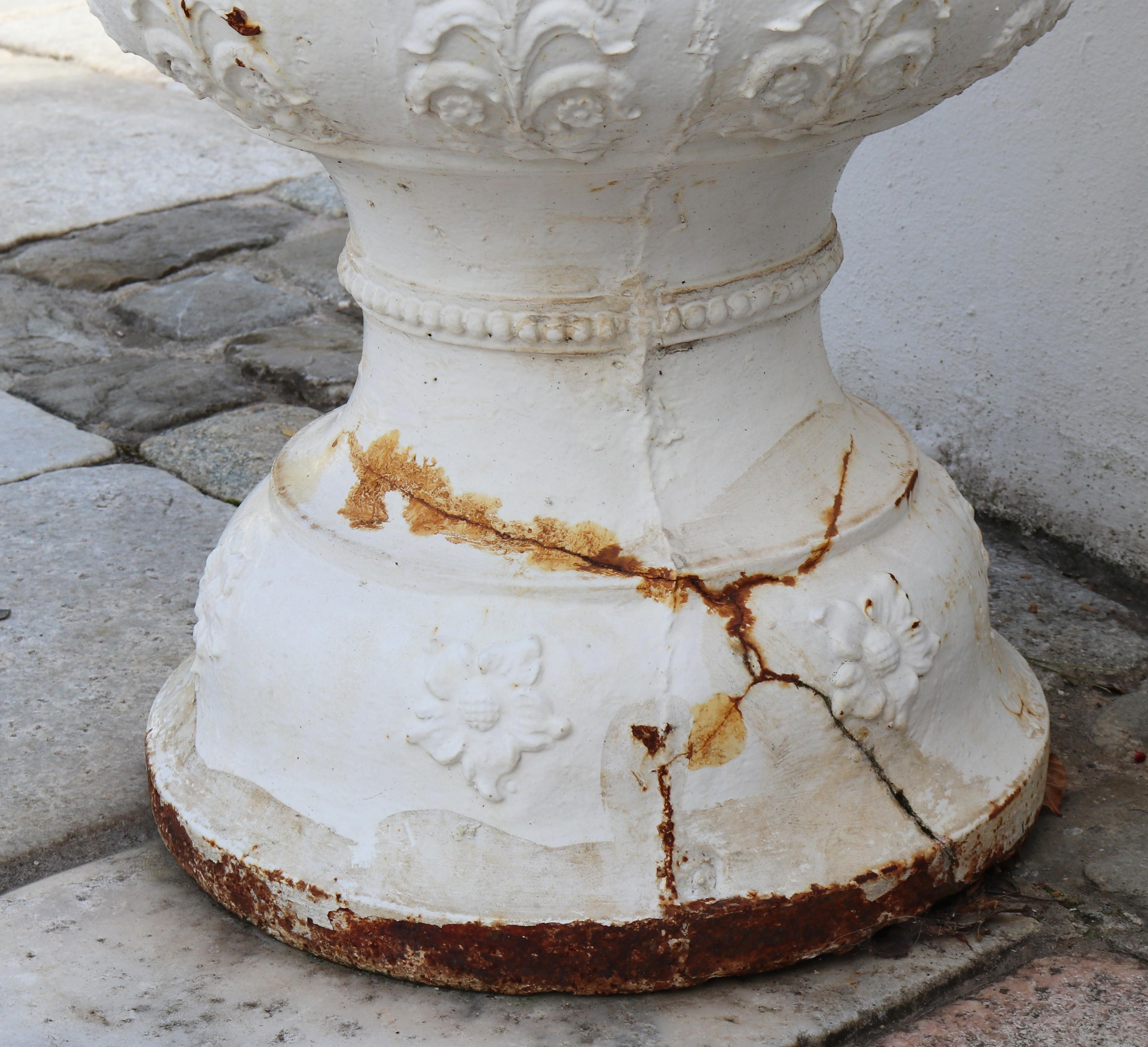19th Century Pair of Cast Iron French White Garden Urns with Dragon Handles For Sale 4
