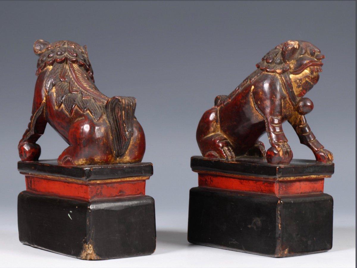 Wood 19th Century Pair of Chinese Guardian Lions in Red and Gold Lacquer  For Sale