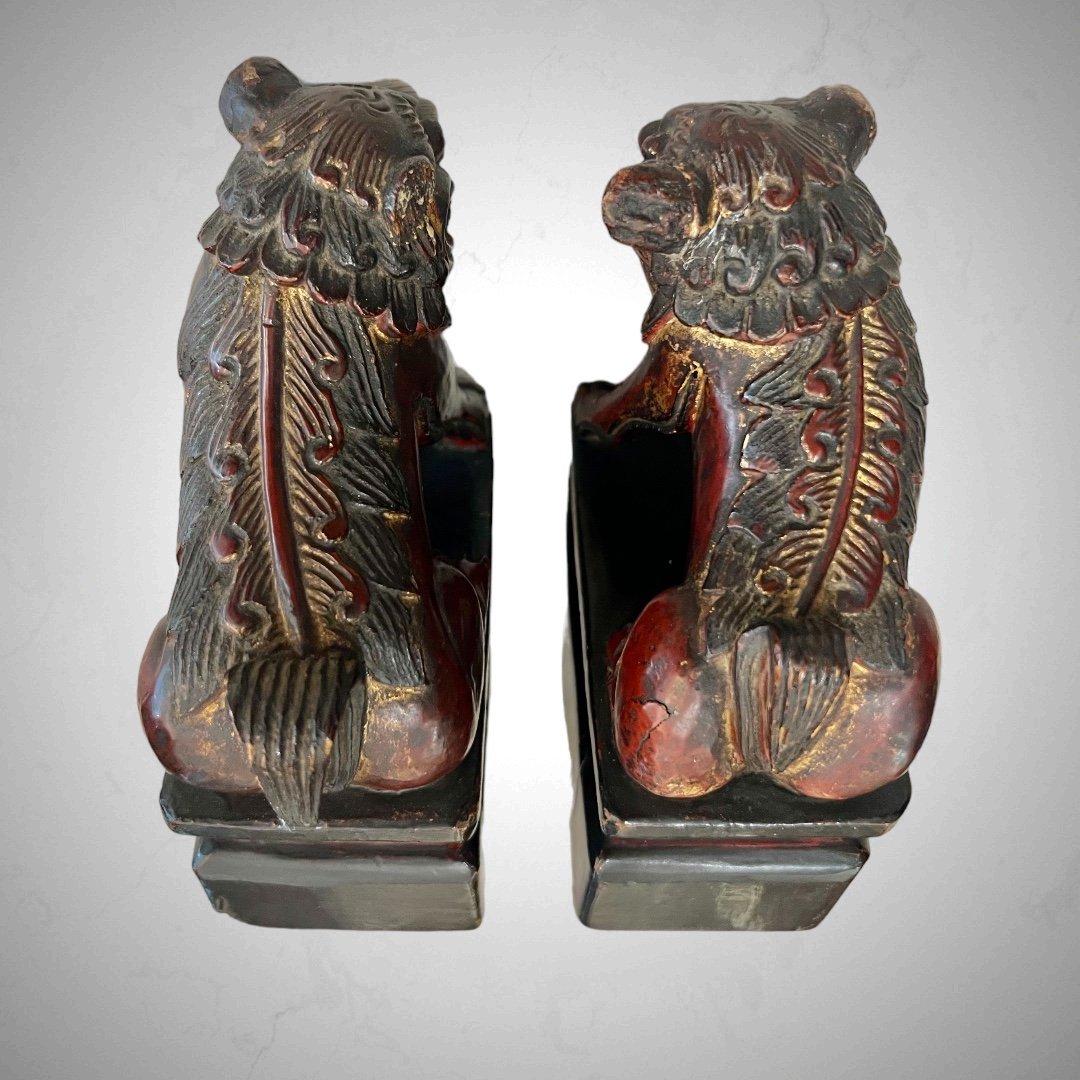 19th Century Pair of Chinese Guardian Lions in Red and Gold Lacquer  For Sale 2