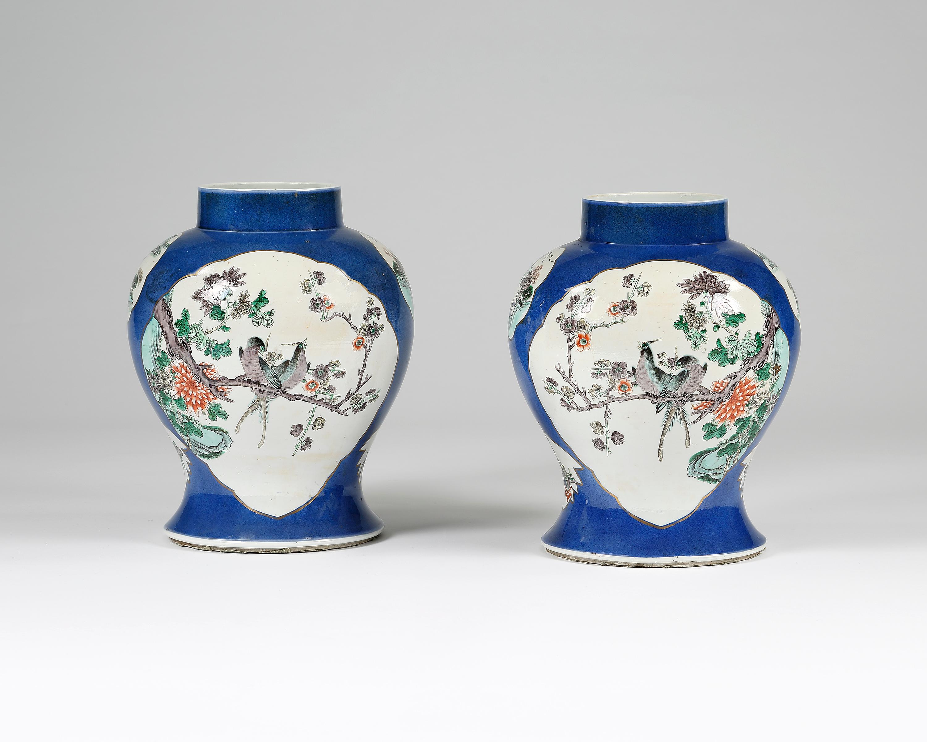 19th Century Pair of Chinese Porcelain Lamps For Sale 5