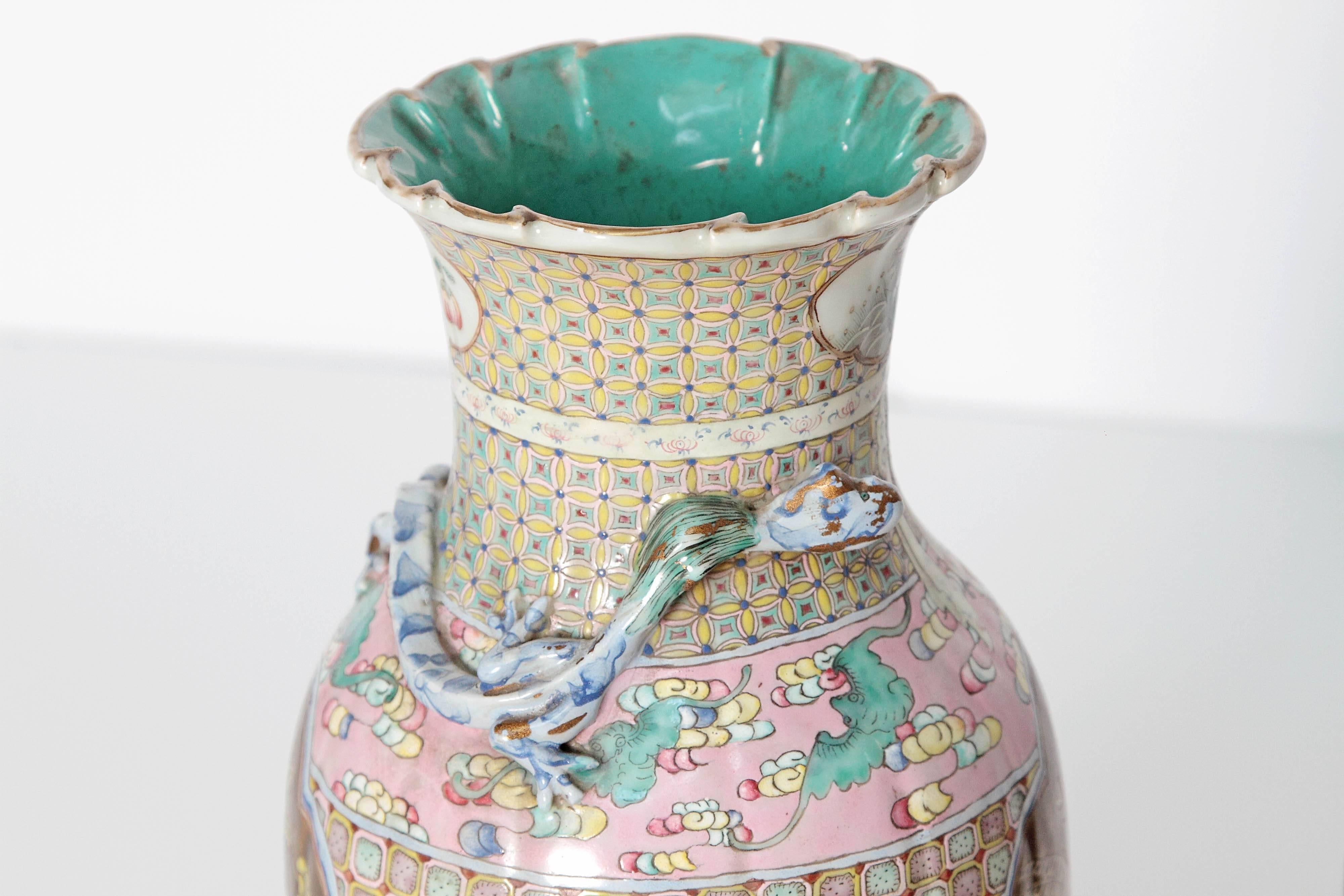 19th Century Pair of Chinese Vases im Zustand „Gut“ in Dallas, TX