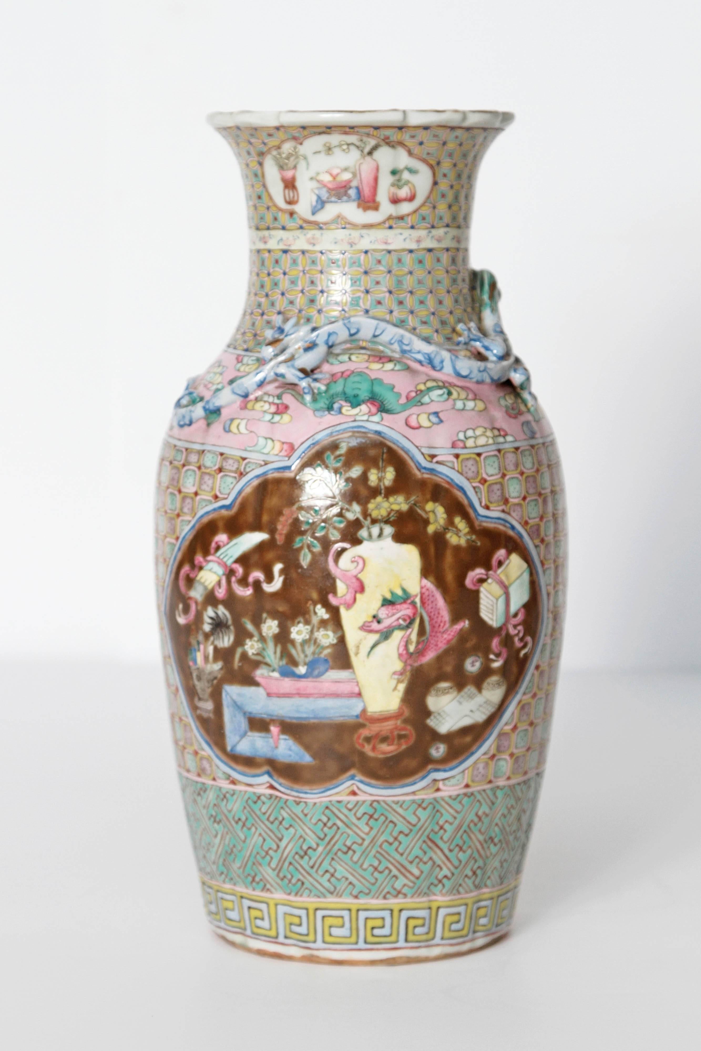 19th Century Pair of Chinese Vases 3