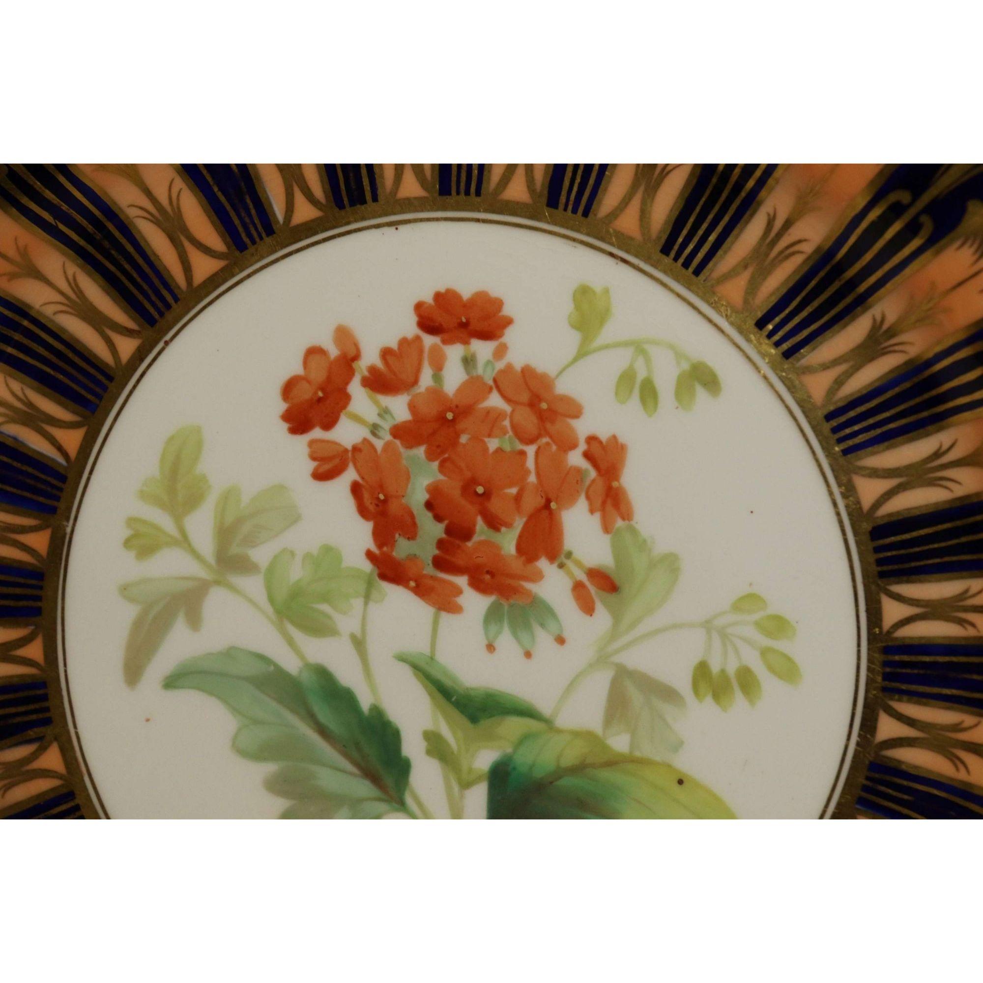 Paire d'assiettes de cabinet de Coalport du 19ème siècle attribuées à Thomas Dickson en vente 4