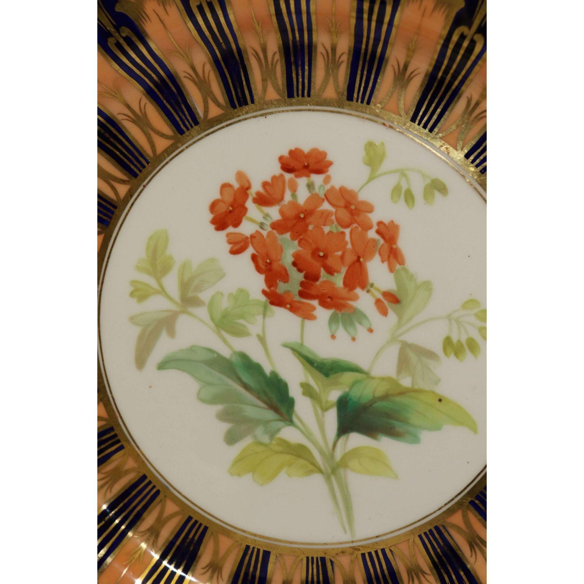 Paire d'assiettes de cabinet de Coalport du 19ème siècle attribuées à Thomas Dickson en vente 6