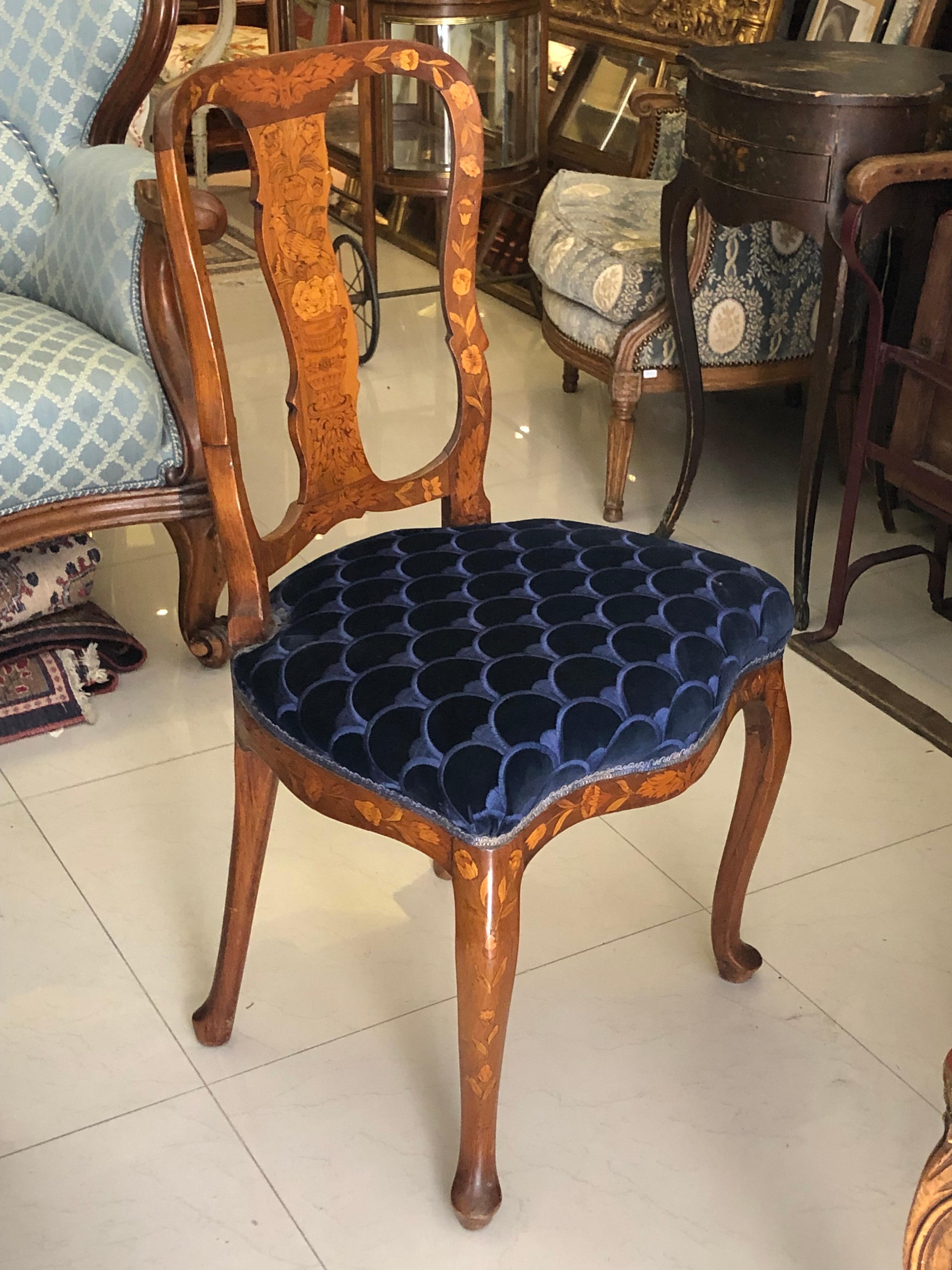 19th Century Pair of Dutch Inlaid Wood Chairs with Flower Motifs and Birds In Good Condition For Sale In Sofia, BG