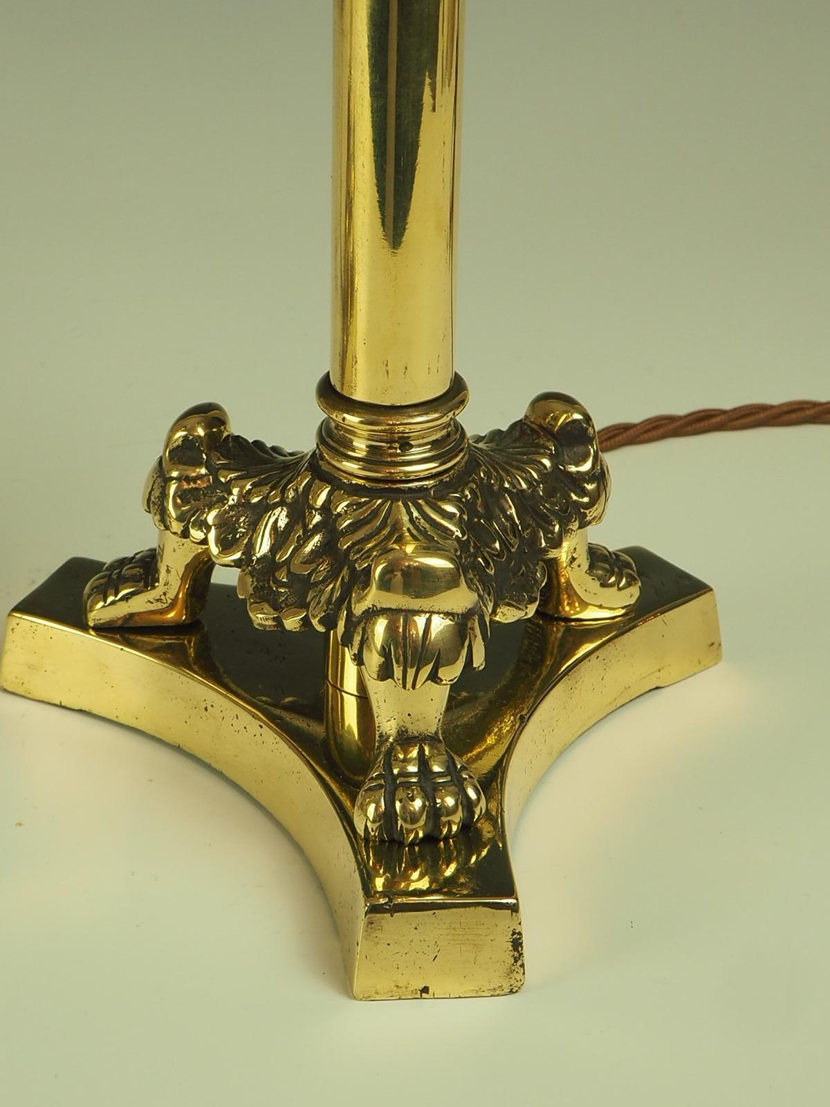 19th Century Pair of Elegant Brass Candlestick Lamps On Tri-form Lion Claws Feet For Sale 4