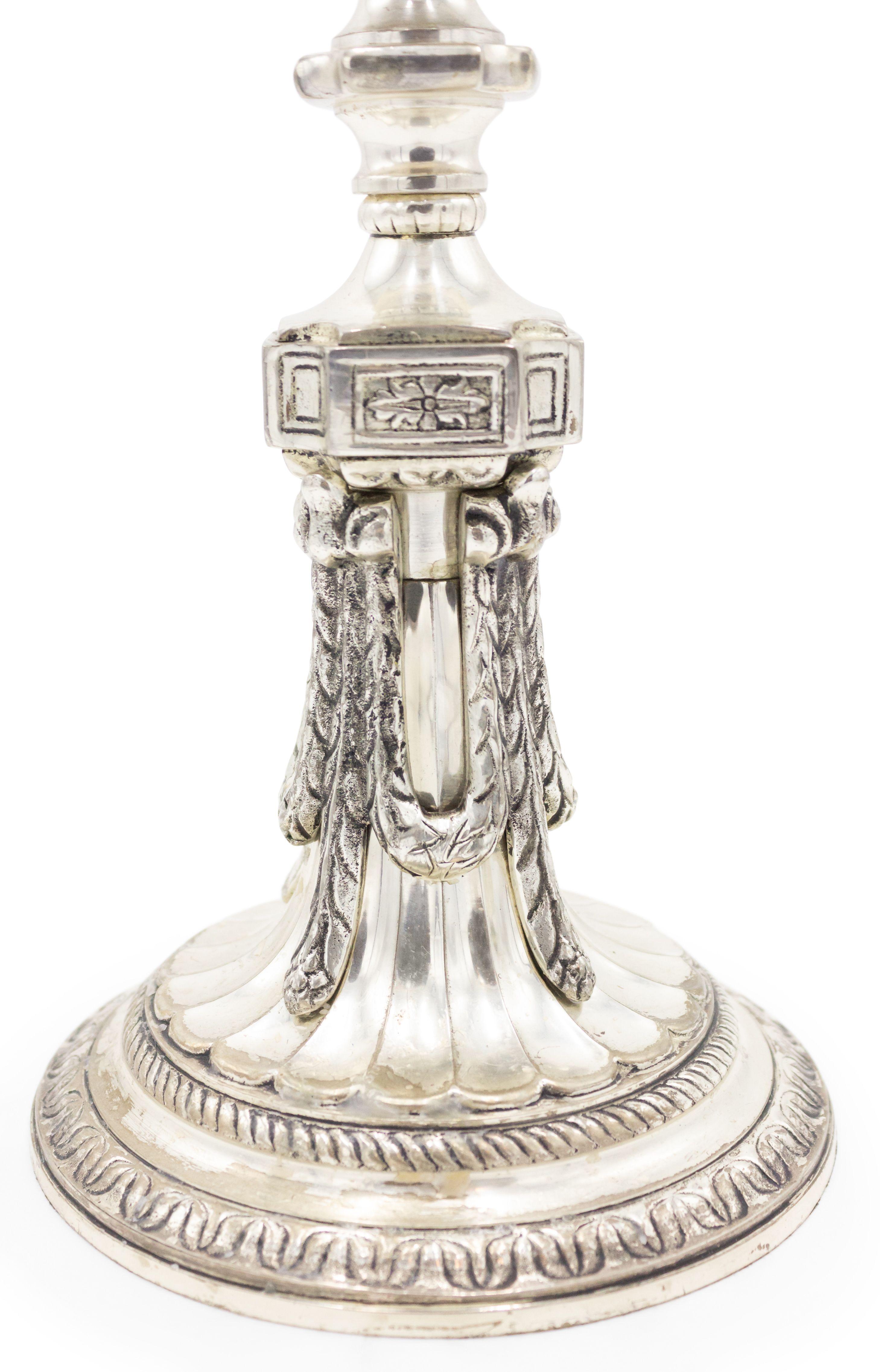 19. Jahrhundert Paar englische georgianische Kerzenleuchter aus Silberblech im Zustand „Gut“ im Angebot in New York, NY