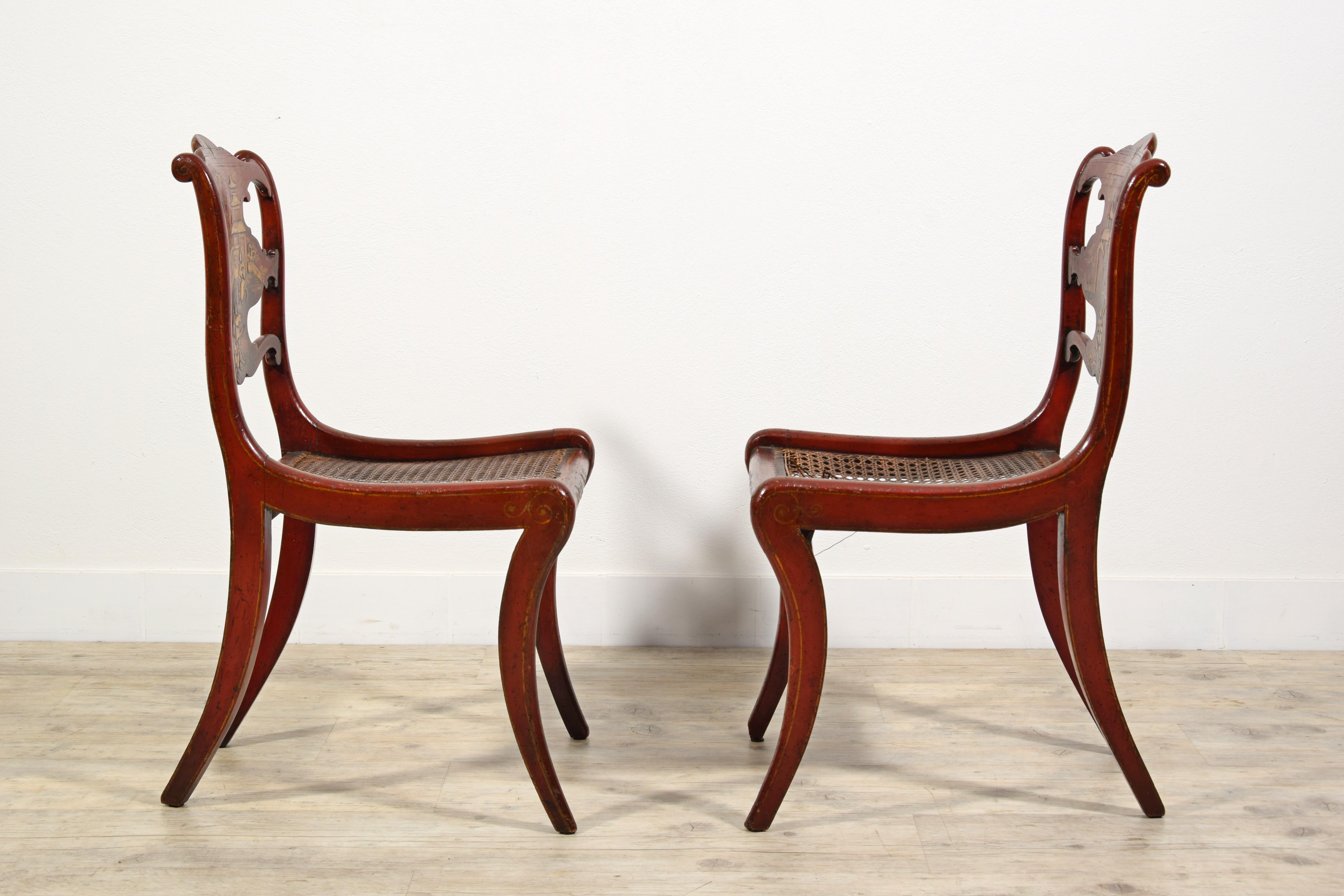 Paire de chaises anglaises Regency en bois laqué du 19ème siècle en vente 1