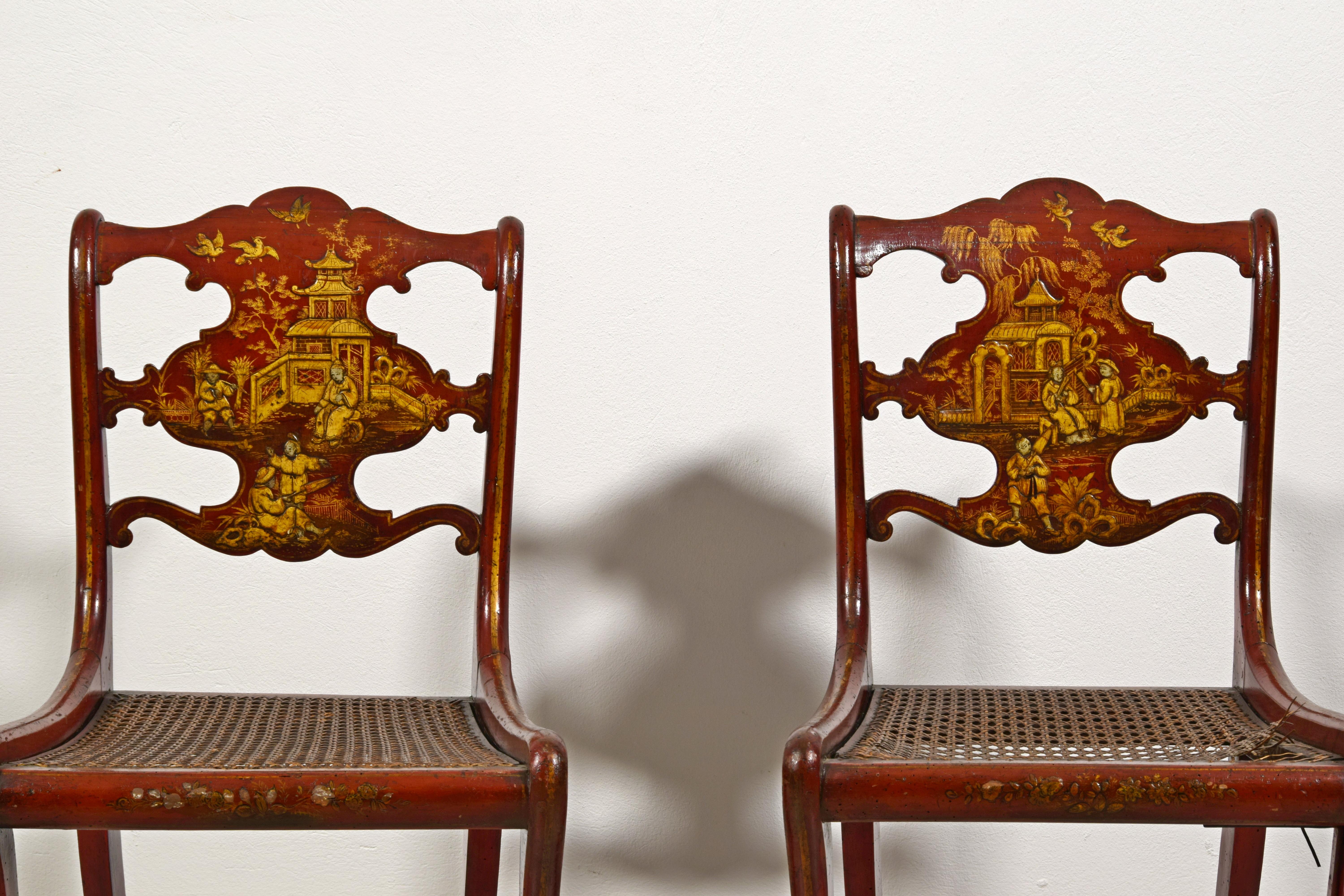 Paire de chaises anglaises Regency en bois laqué du 19ème siècle en vente 2