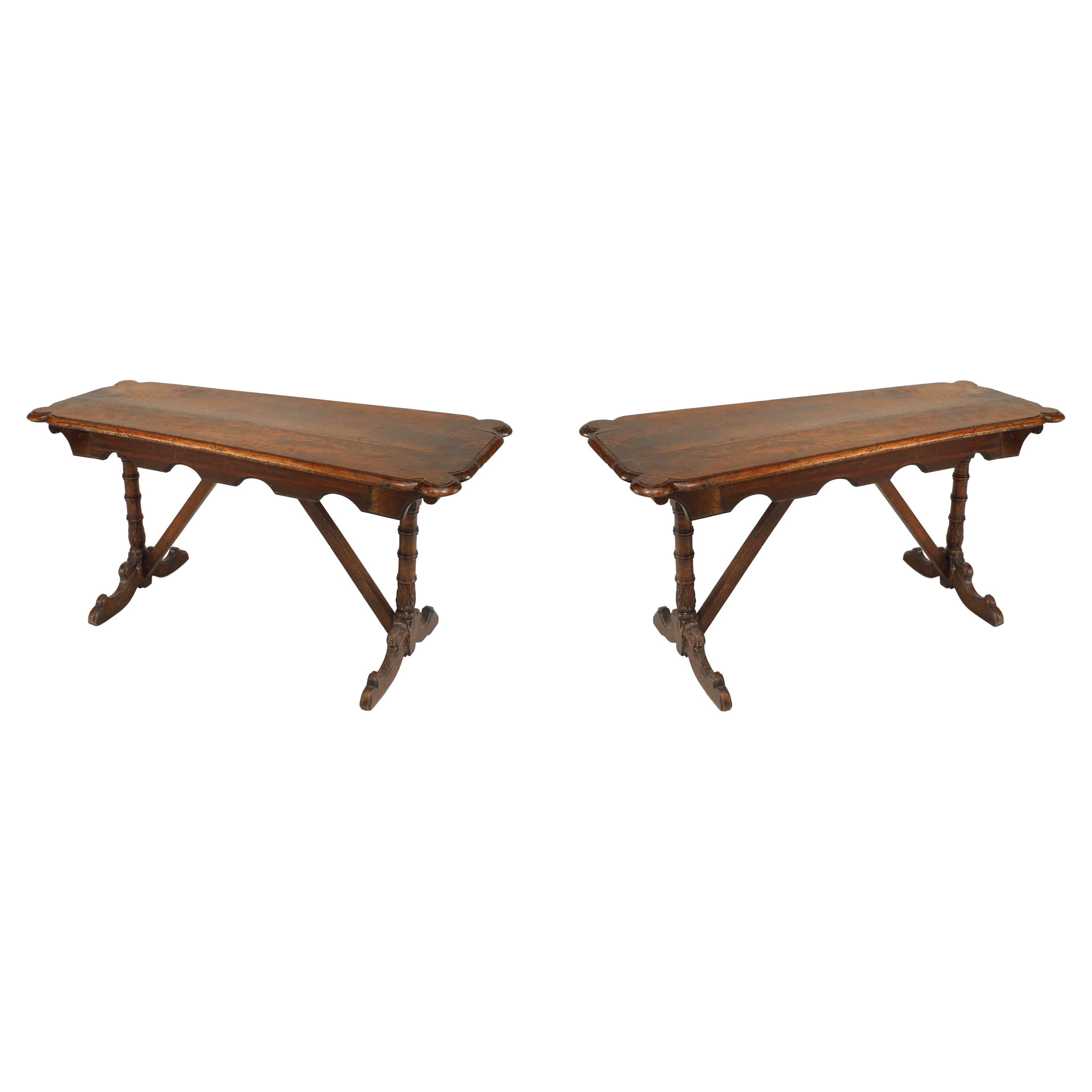 Paire de bancs rectangulaires en noyer de la Renaissance anglaise du 19ème siècle