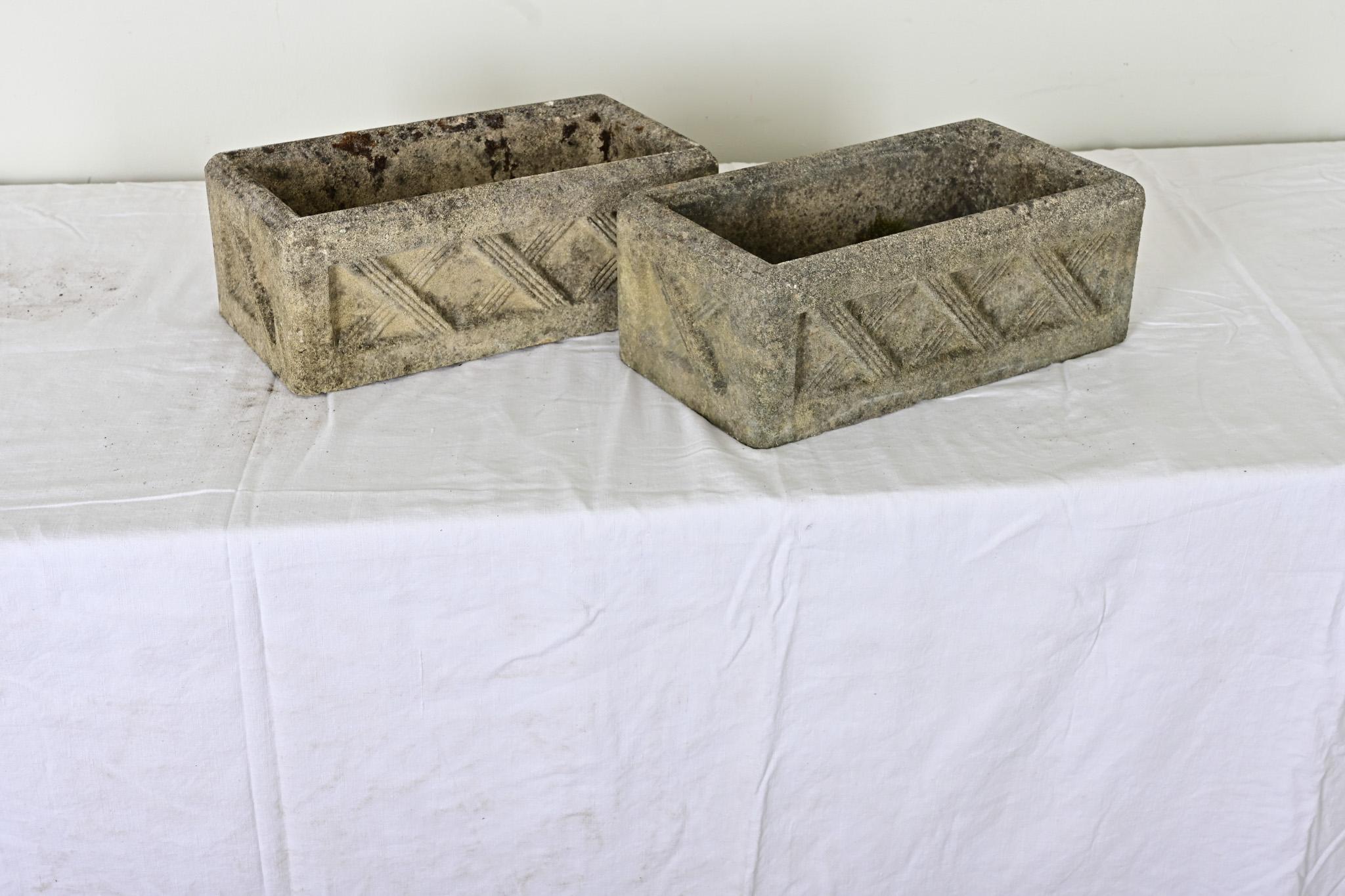Coppia di fioriere in pietra inglesi del XIX secolo in vendita 5