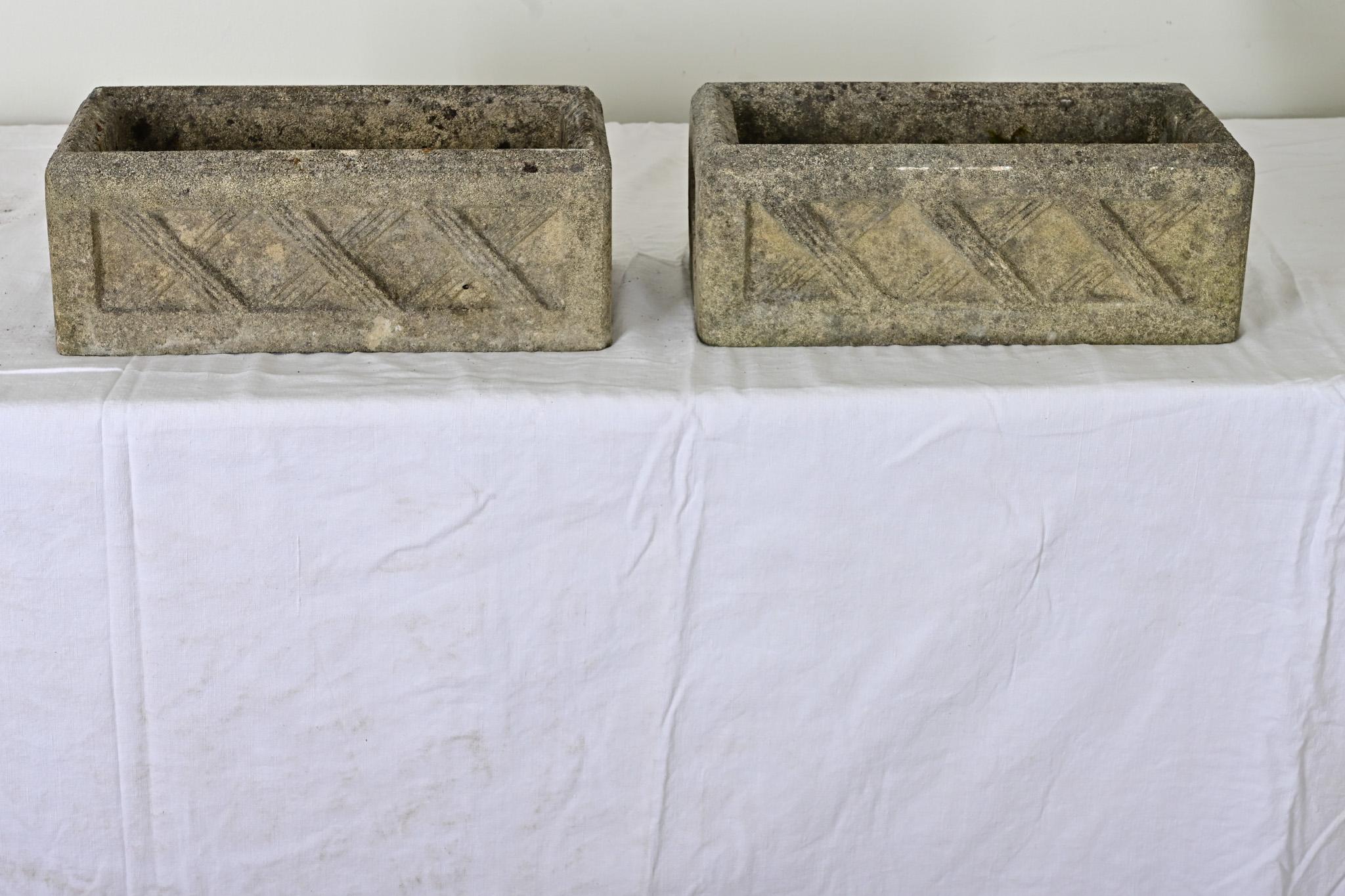 Calco Coppia di fioriere in pietra inglesi del XIX secolo in vendita