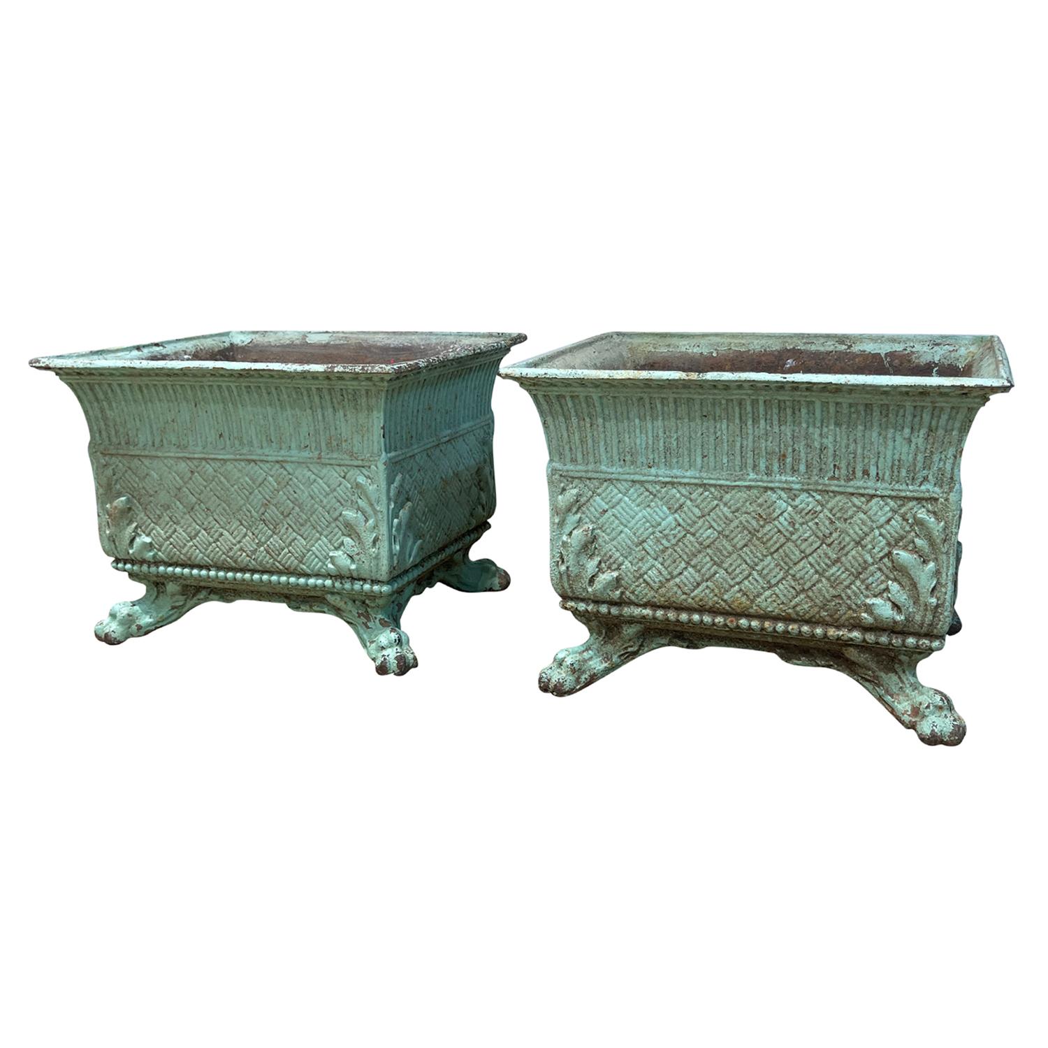 19th Century Pair of French Antique Cast Iron Planters For Sale 1