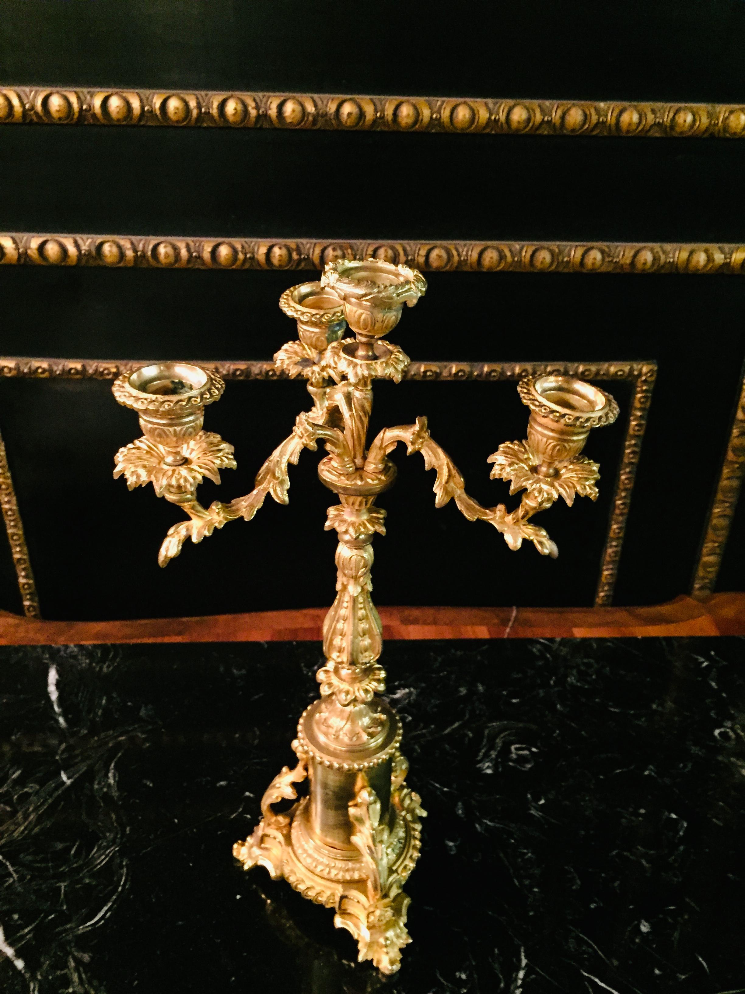 Paire de lampes à bougie françaises du XIXe siècle en bronze doré en vente 8