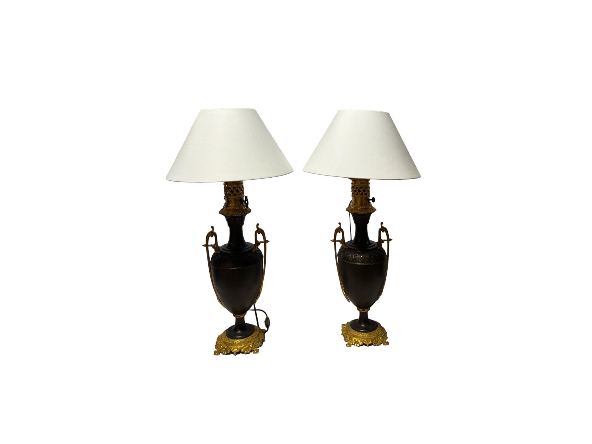19th Century, Pair of French Carcel Lamps In Good Condition For Sale In Scottsdale, AZ